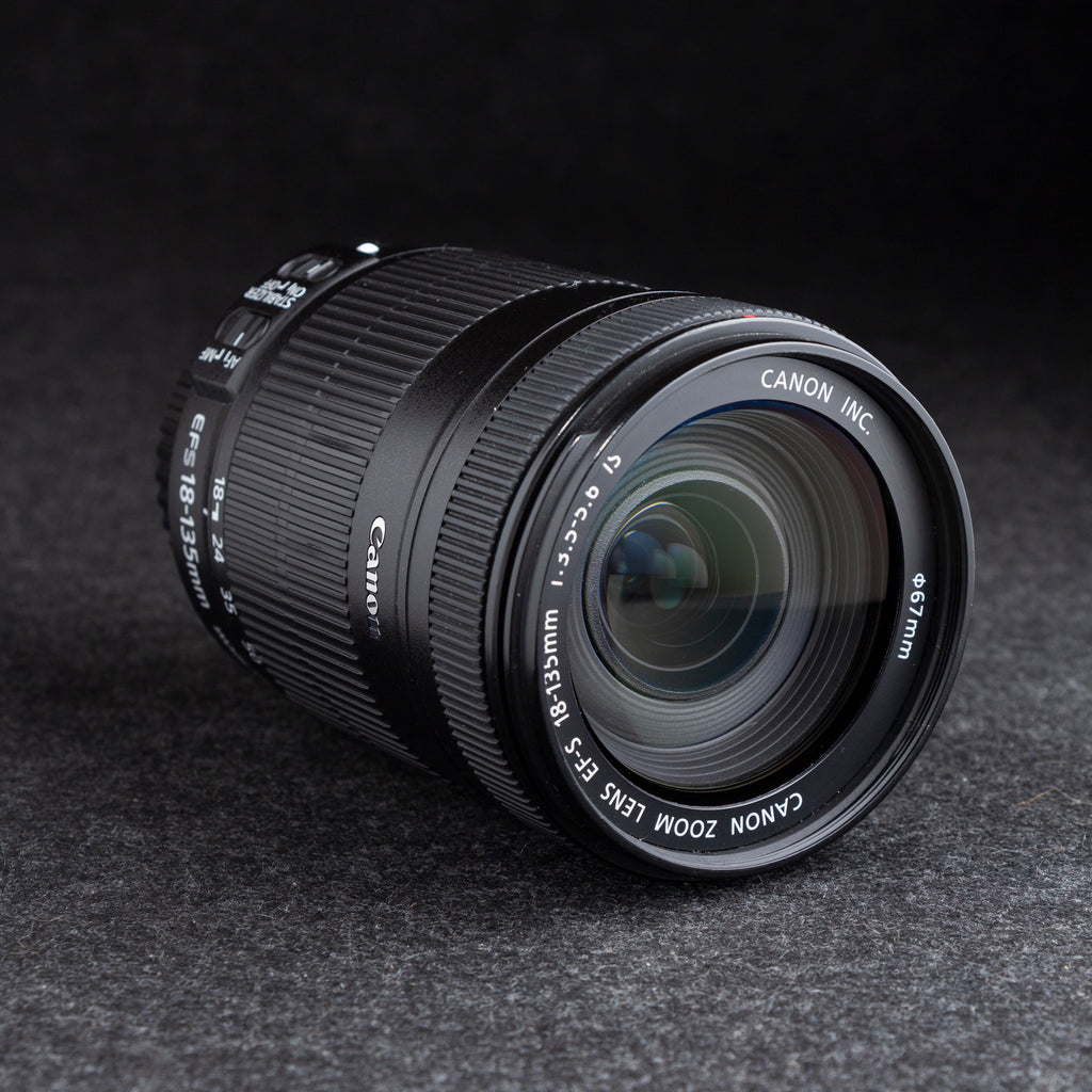 Canon EF-S 18-135mm f3.5-5.6 IS