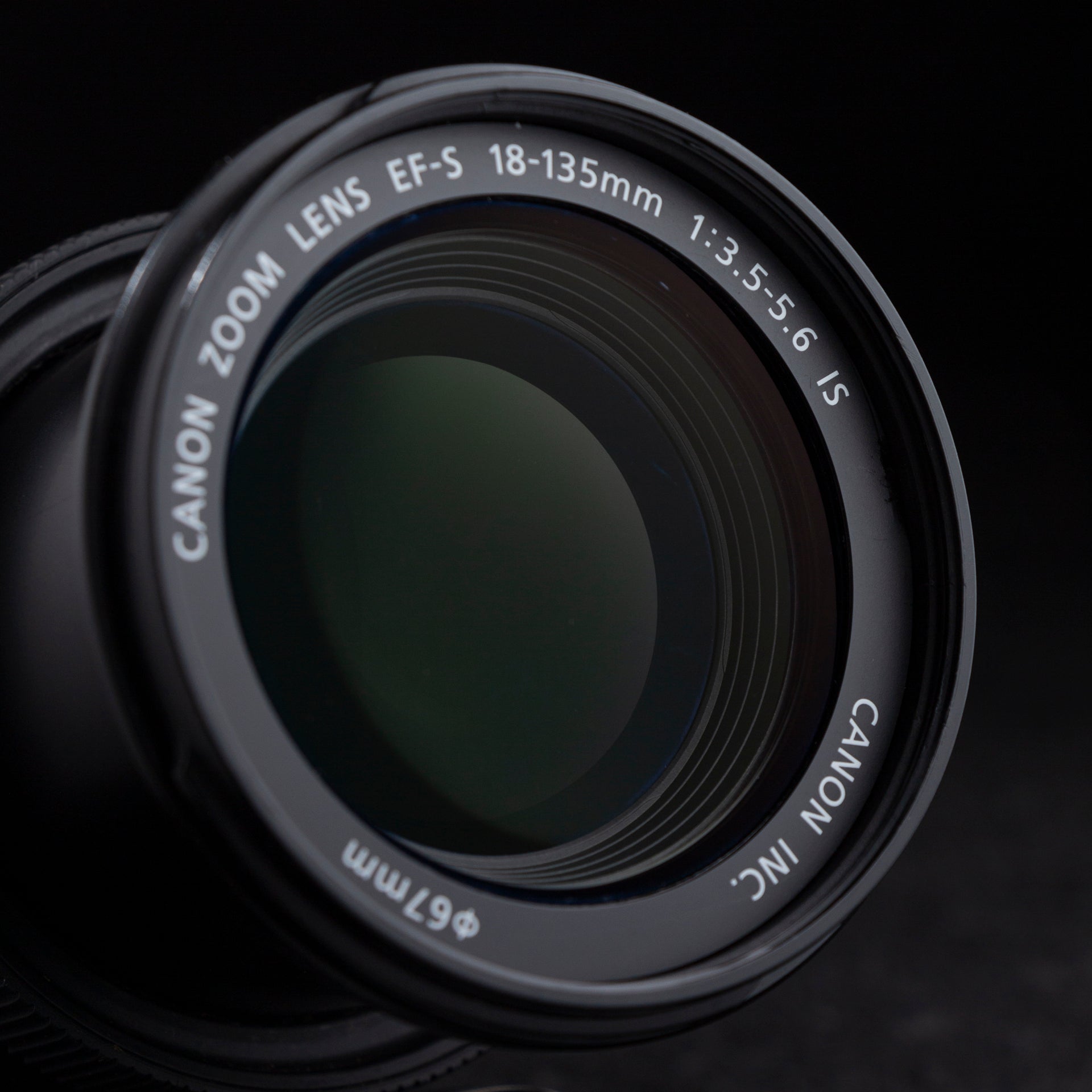 Canon EF-S 18-135mm f3.5-5.6 IS