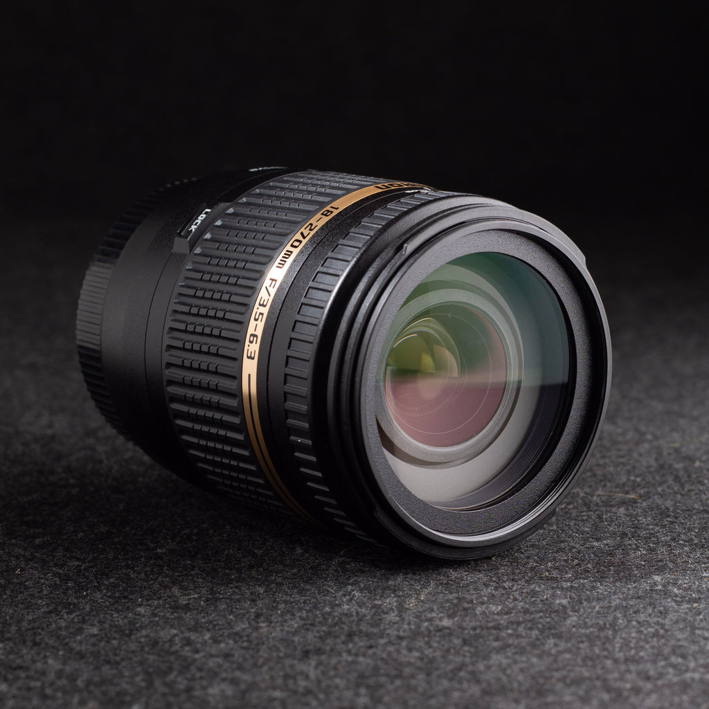 Tamron B008 AF 18-270mm f3.5-6.3 Di II VC PZD