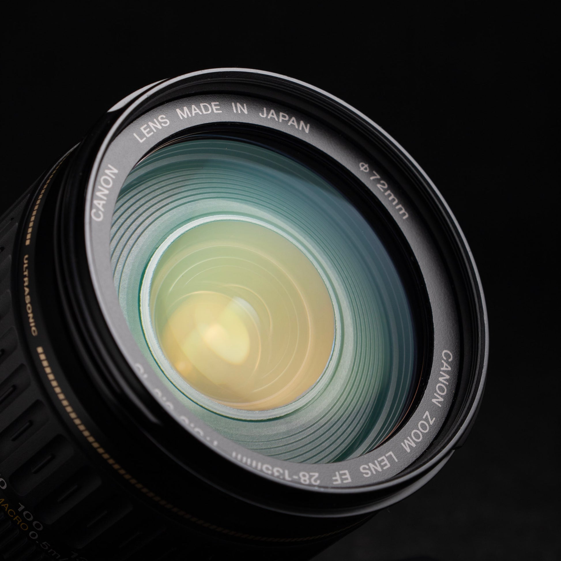 Canon EF 28-135mm f/3.5-5.6 IS USM Macro