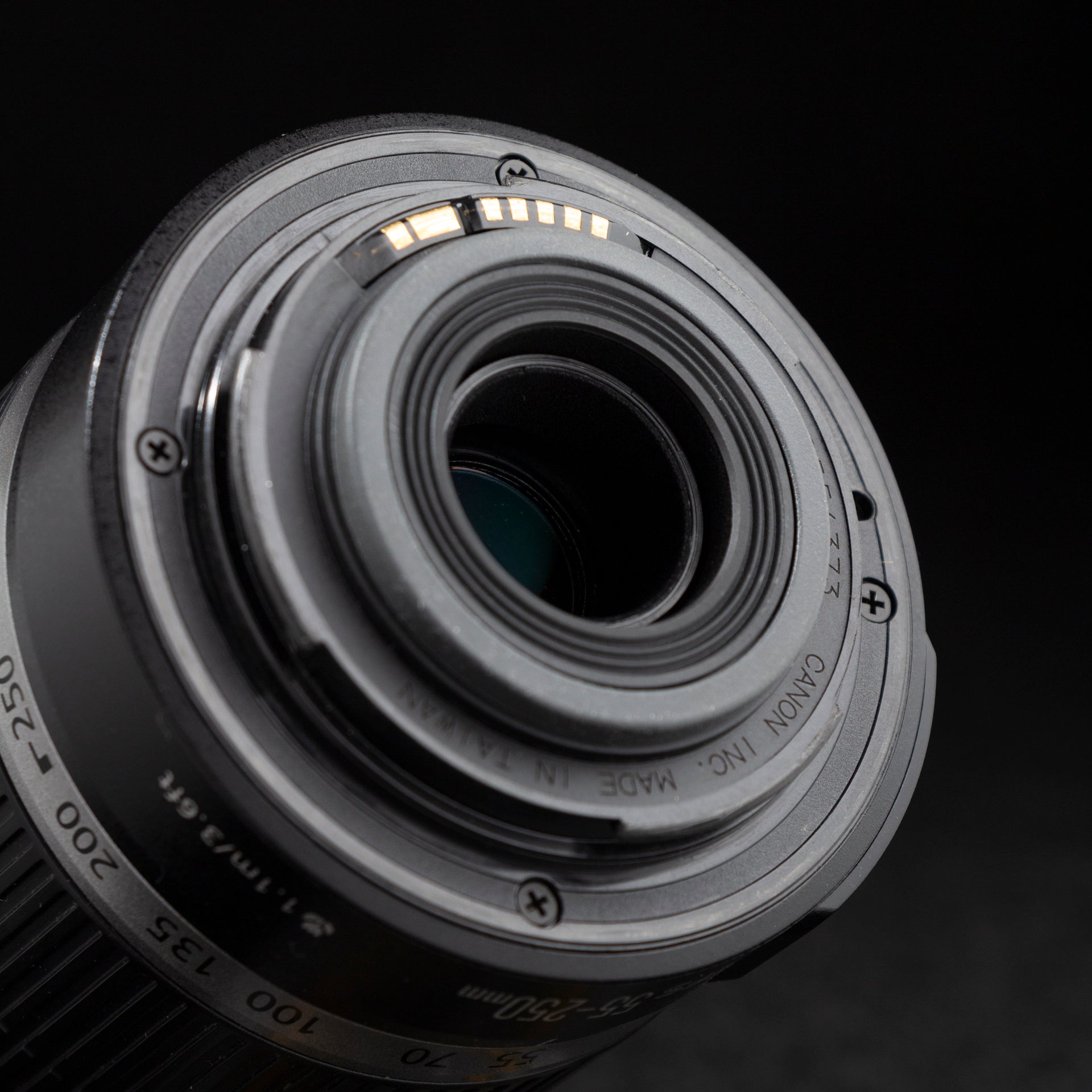 Canon EF-S 55-250mm F4-5.6 IS