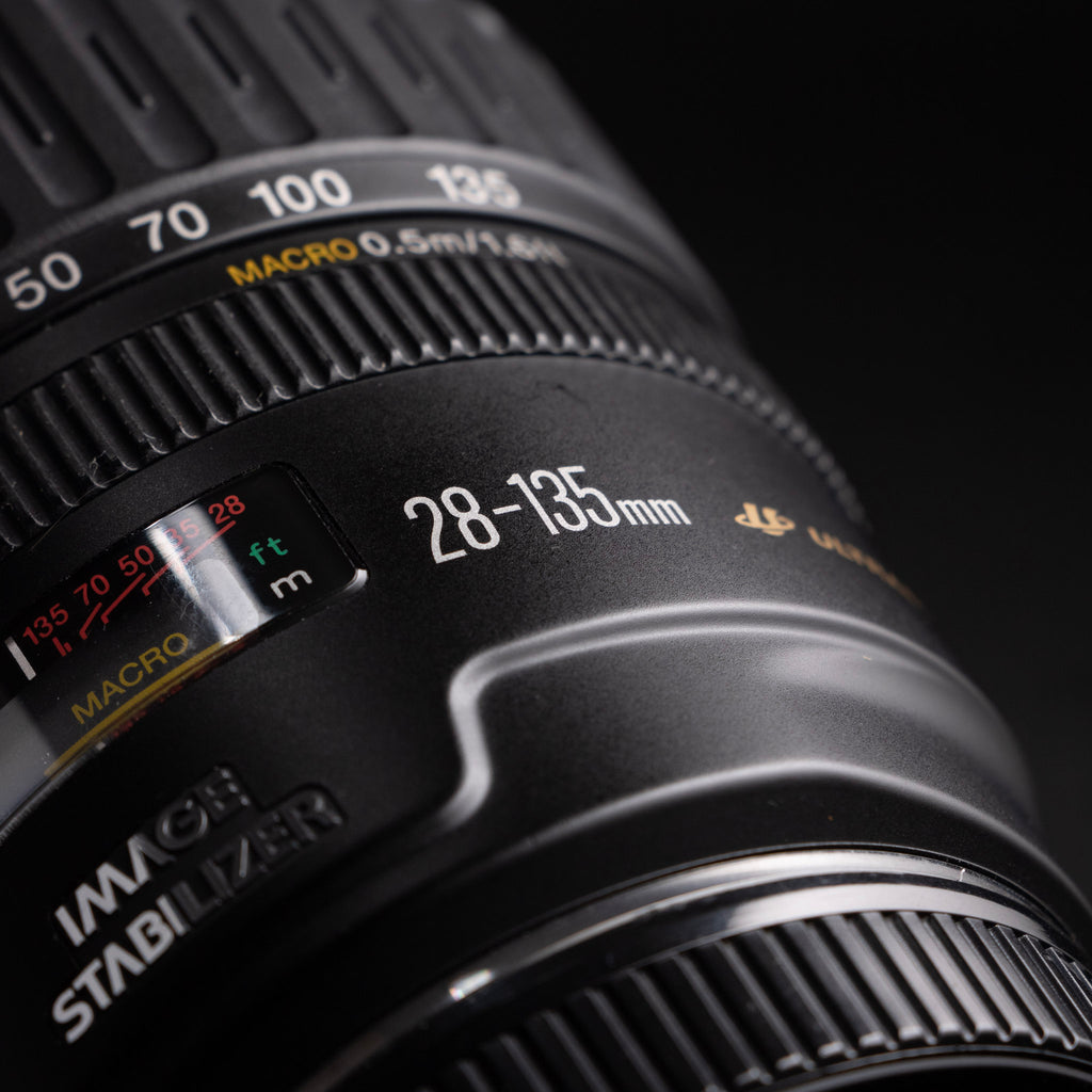 Canon EF 28-135mm f/3.5-5.6 IS USM Macro