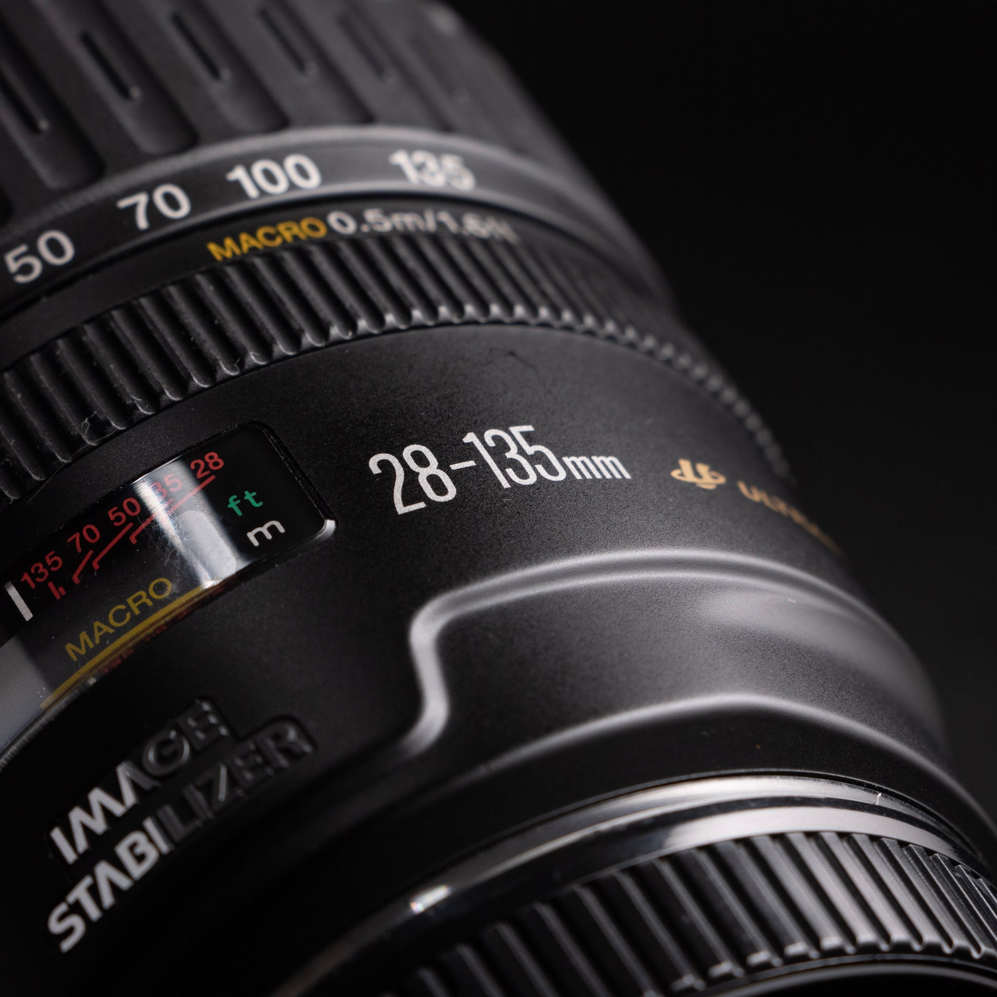 Canon EF 28-135mm f/3.5-5.6 IS USM Macro
