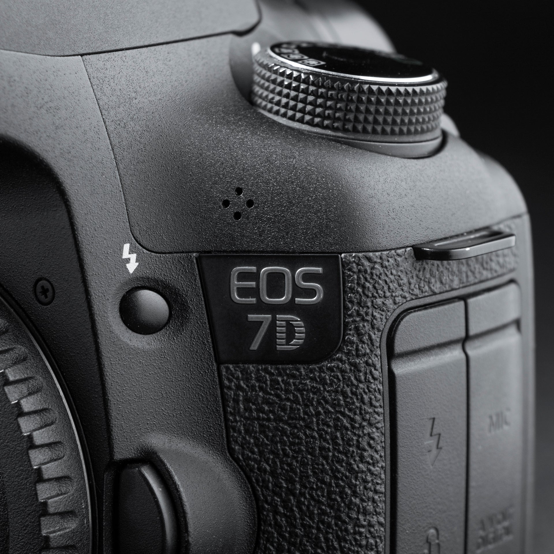 Canon EOS 7D 18MP Digital SLR