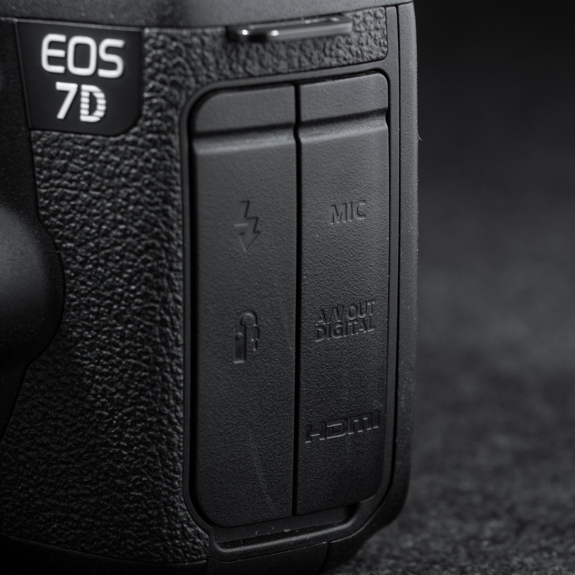 Canon EOS 7D 18MP Digital SLR