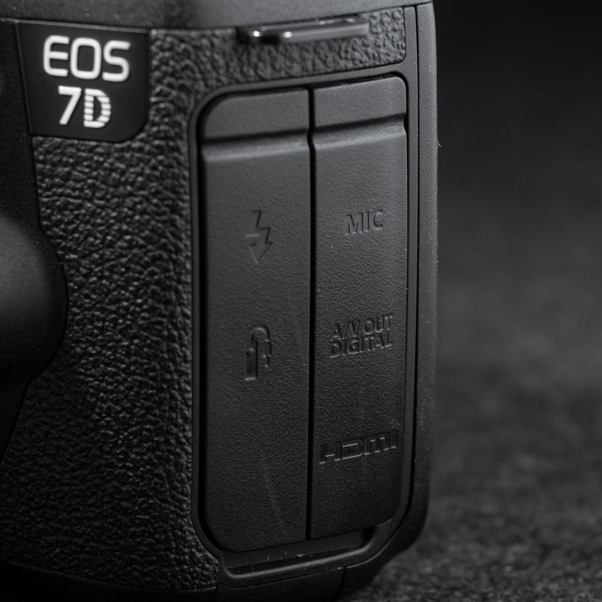 Canon EOS 7D 18MP Digital SLR