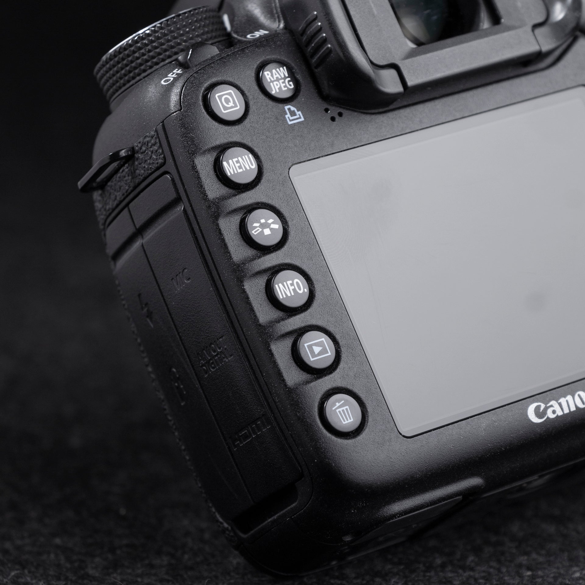 Canon EOS 7D 18MP Digital SLR