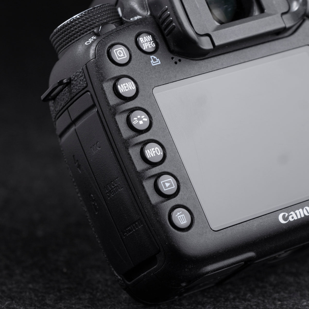 Canon EOS 7D 18MP Digital SLR