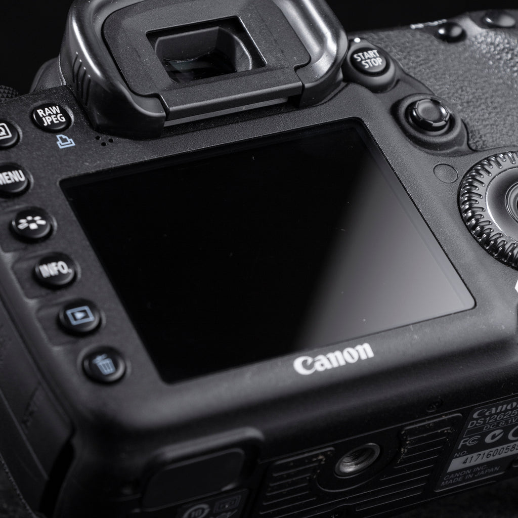 Canon EOS 7D 18MP Digital SLR