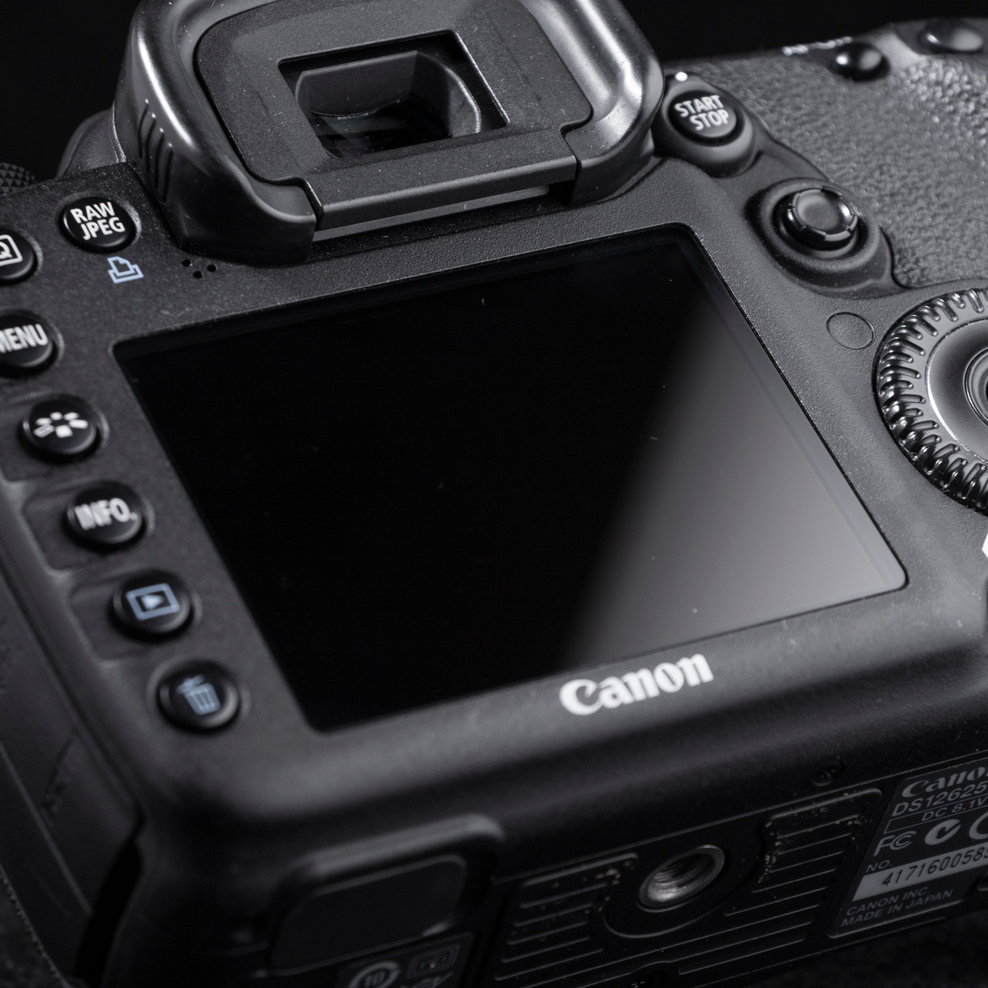 Canon EOS 7D 18MP Digital SLR