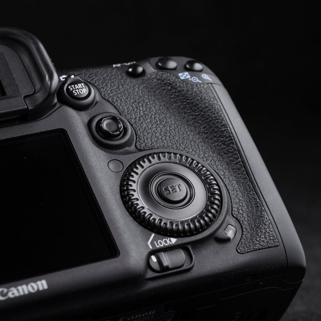 Canon EOS 7D 18MP Digital SLR