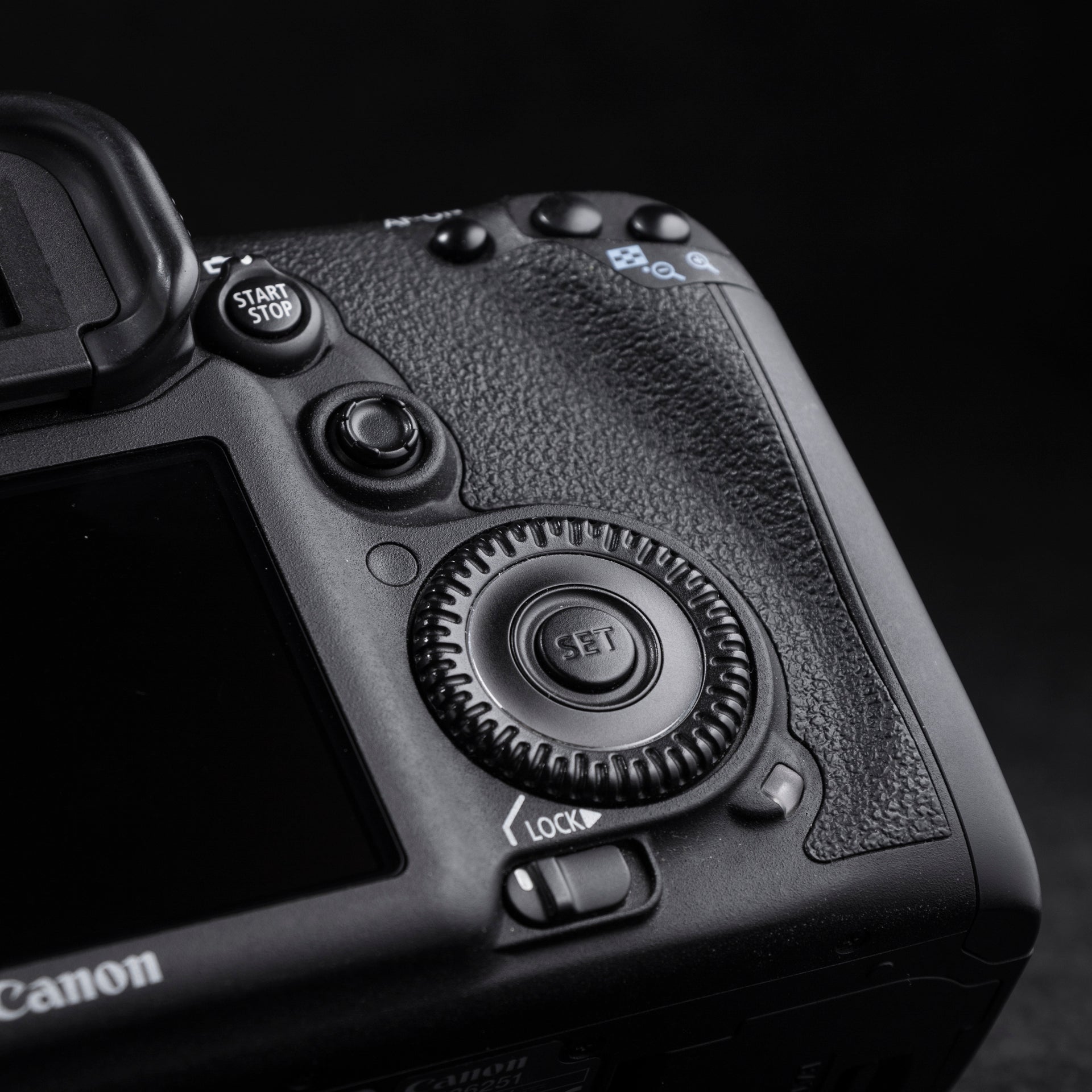 Canon EOS 7D 18MP Digital SLR