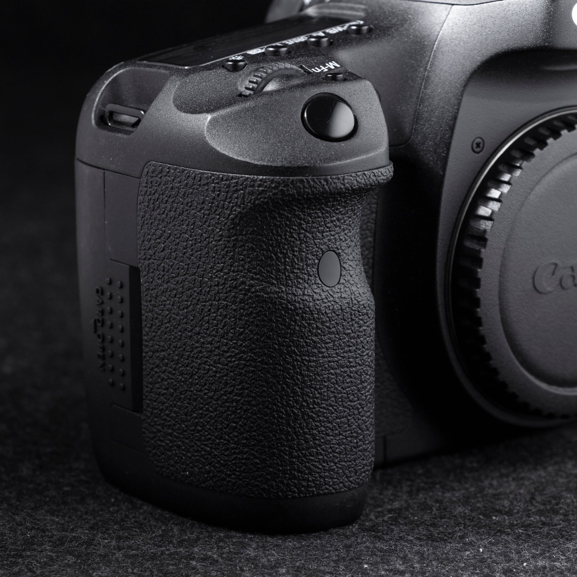 Canon EOS 7D 18MP Digital SLR
