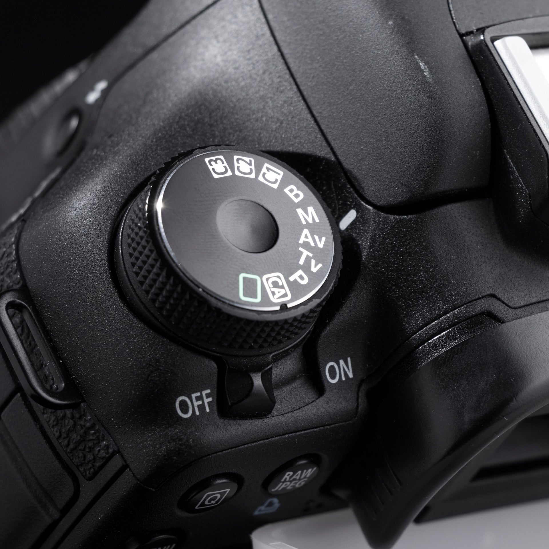 Canon EOS 7D 18MP Digital SLR