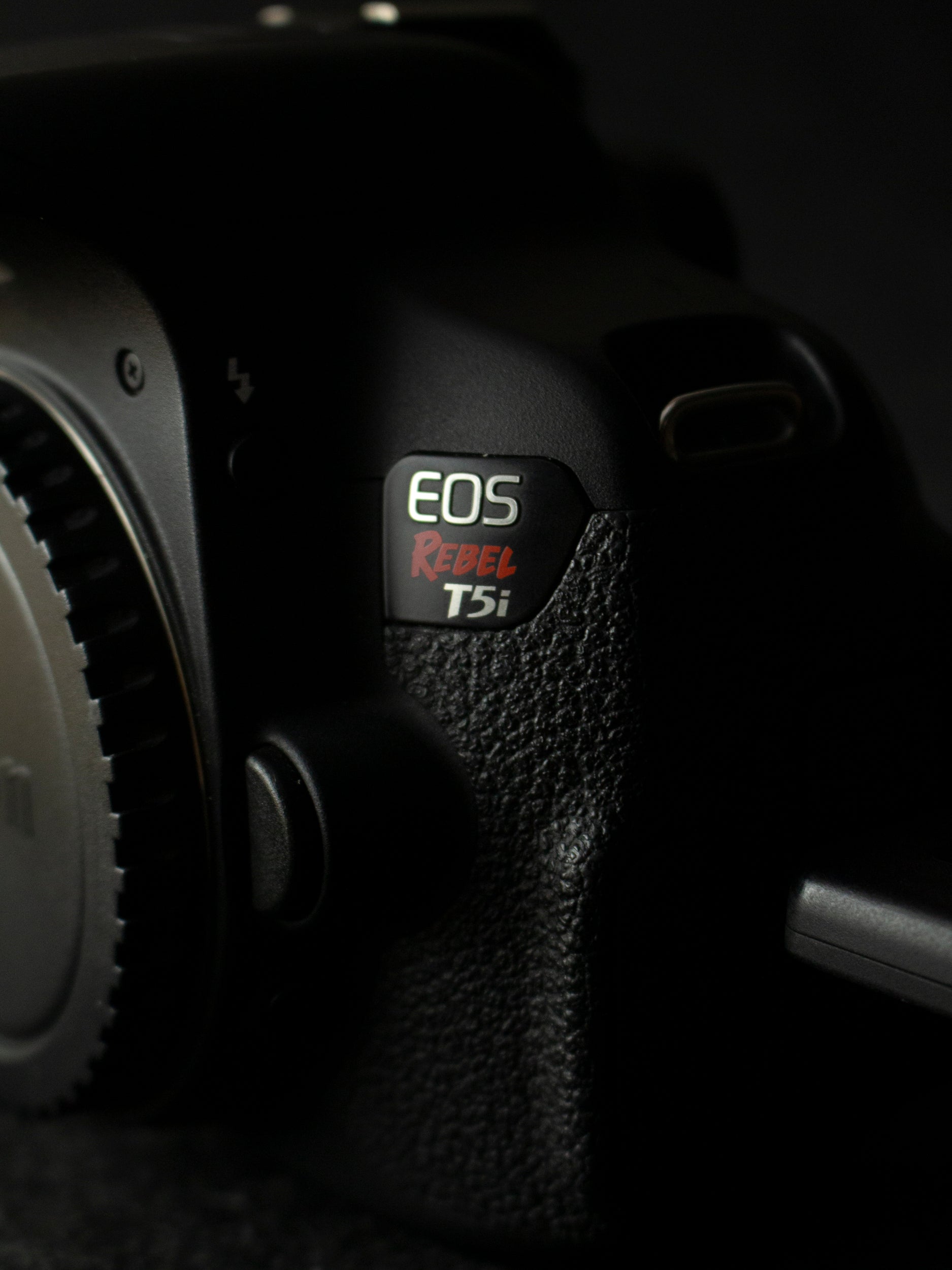 Canon EOS Rebel T5i 18MP