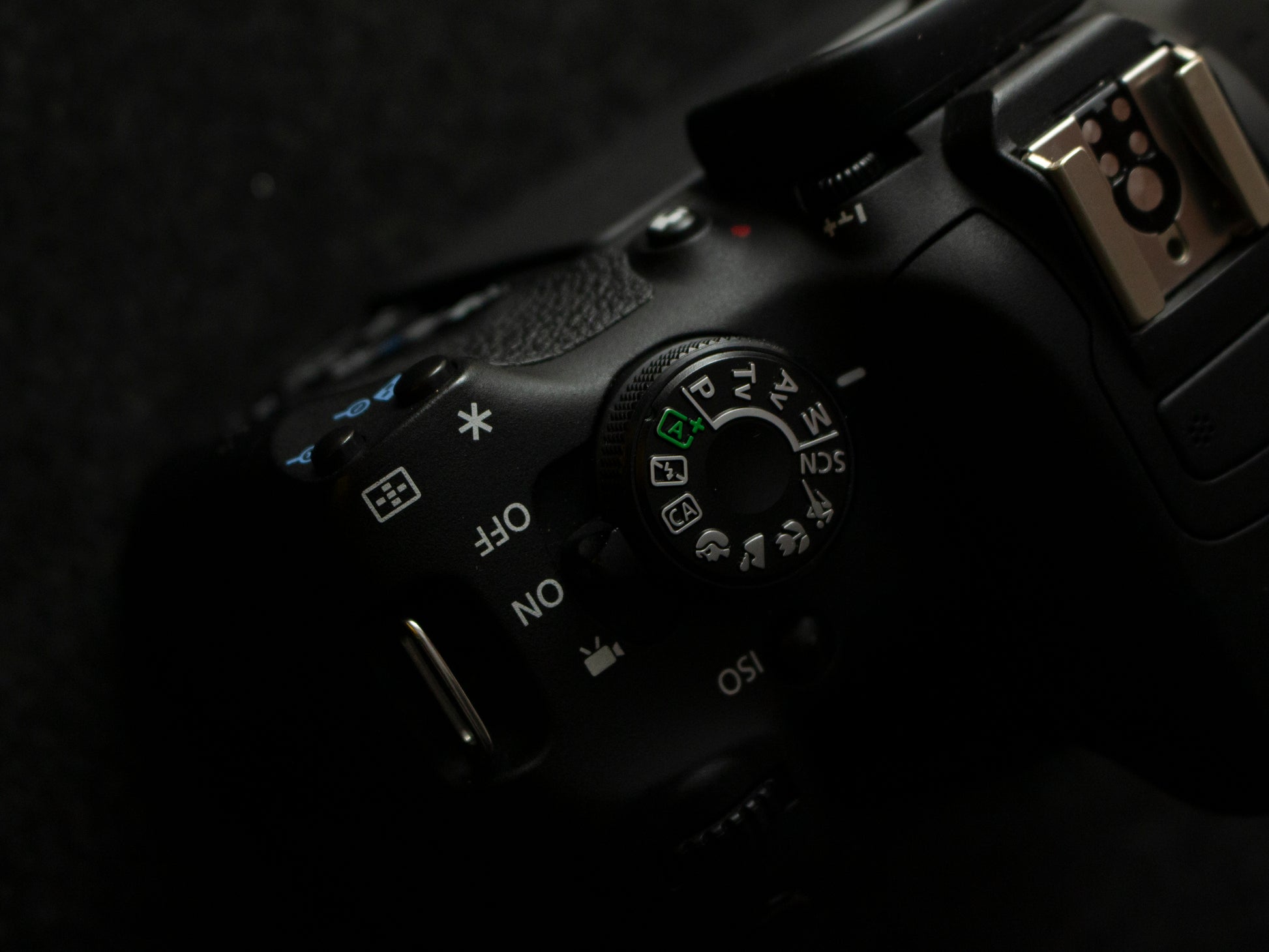 Canon EOS Rebel T5i 18MP
