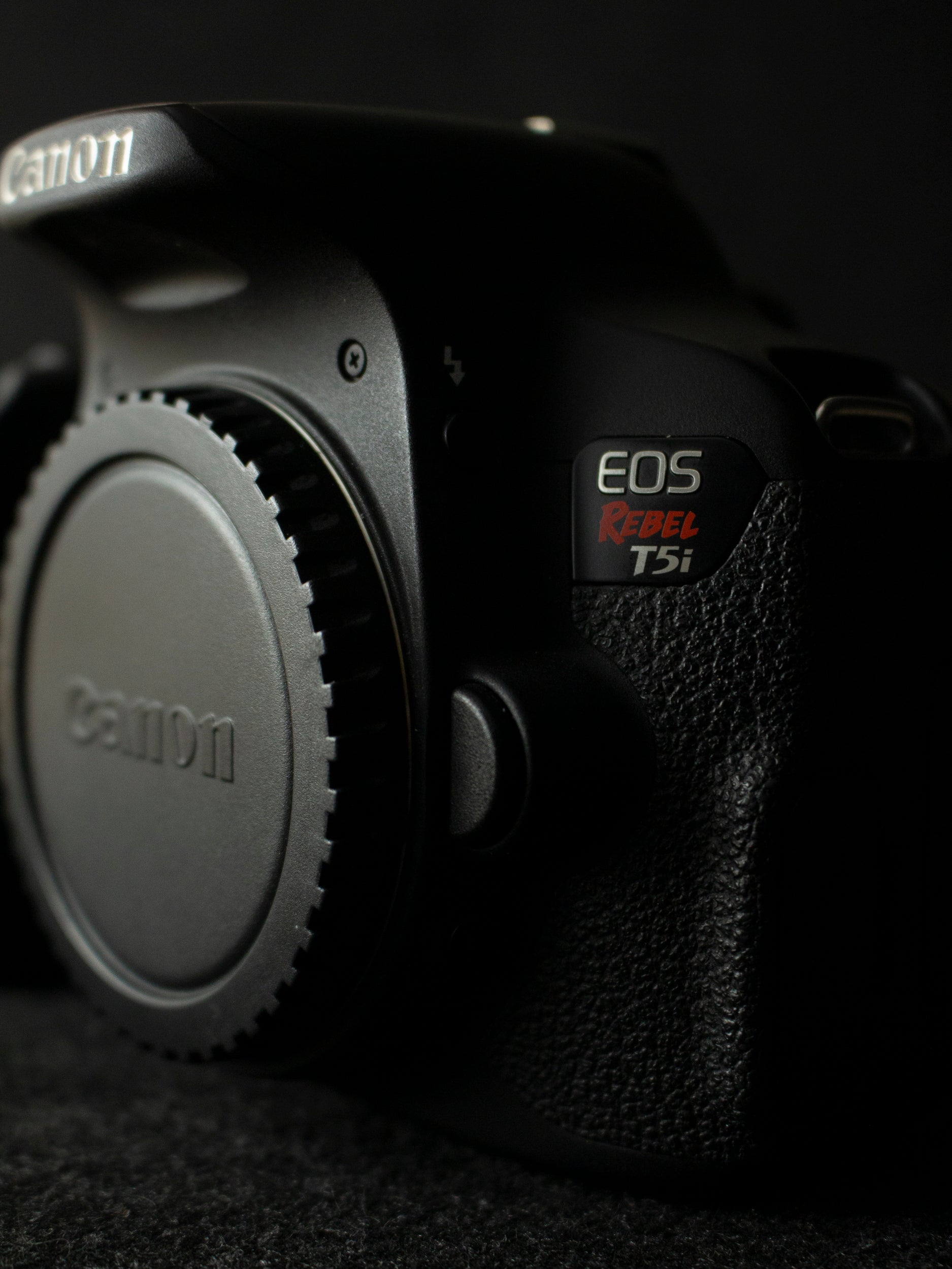 Canon EOS Rebel T5i 18MP