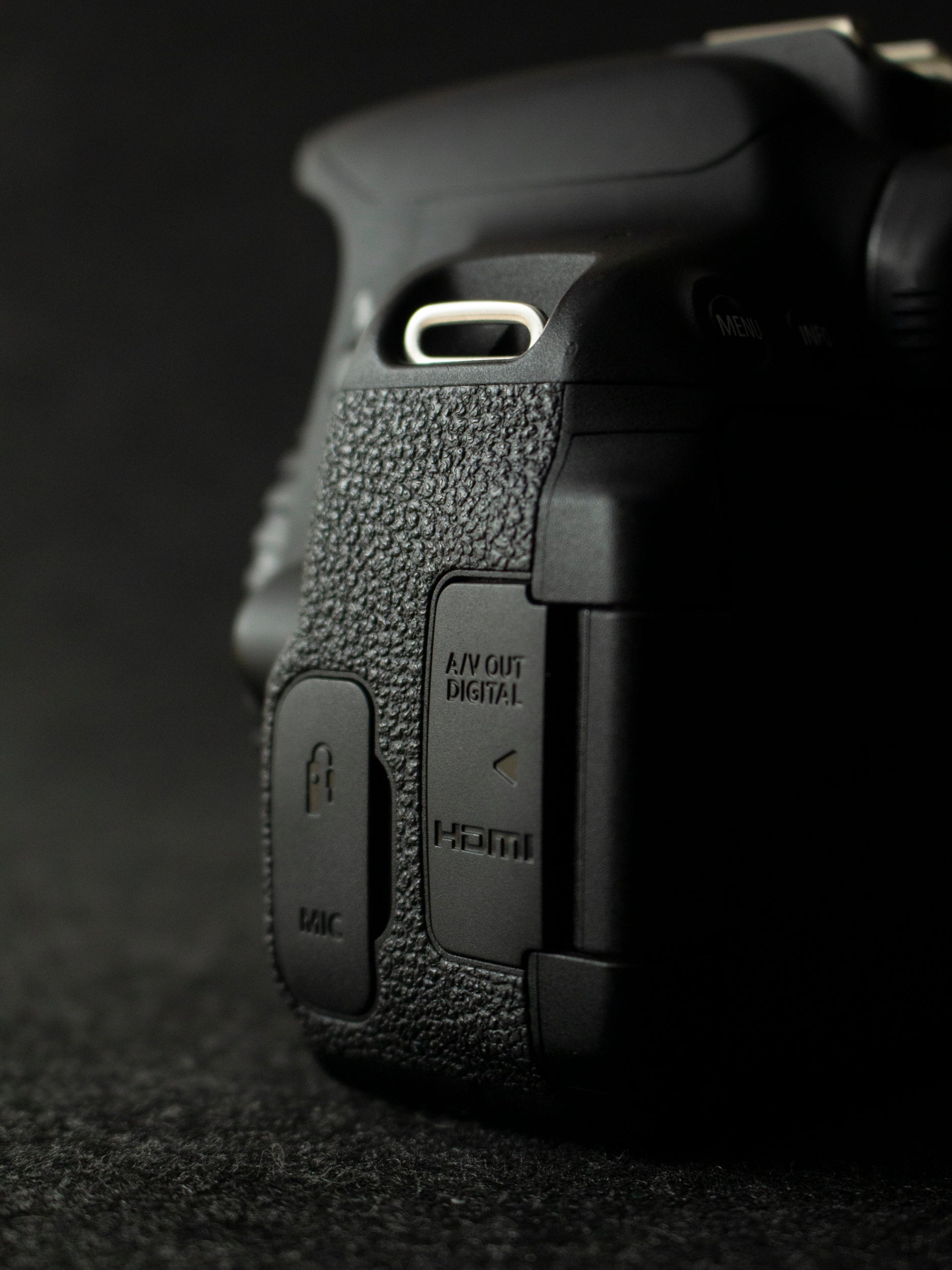 Canon EOS Rebel T5i 18MP