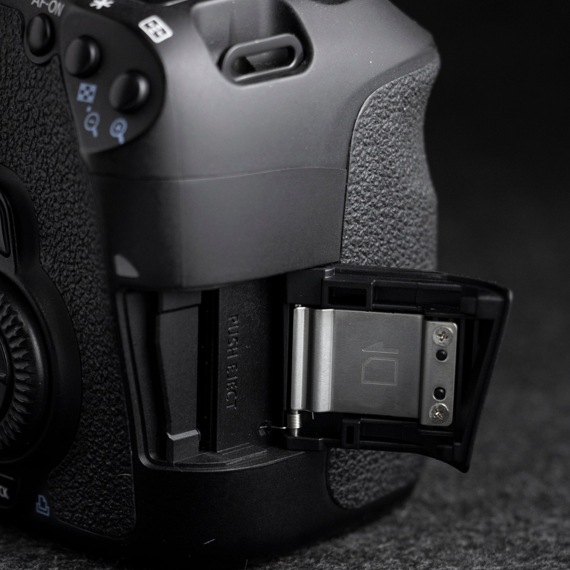 Canon EOS 60D 18MP Digital SLR