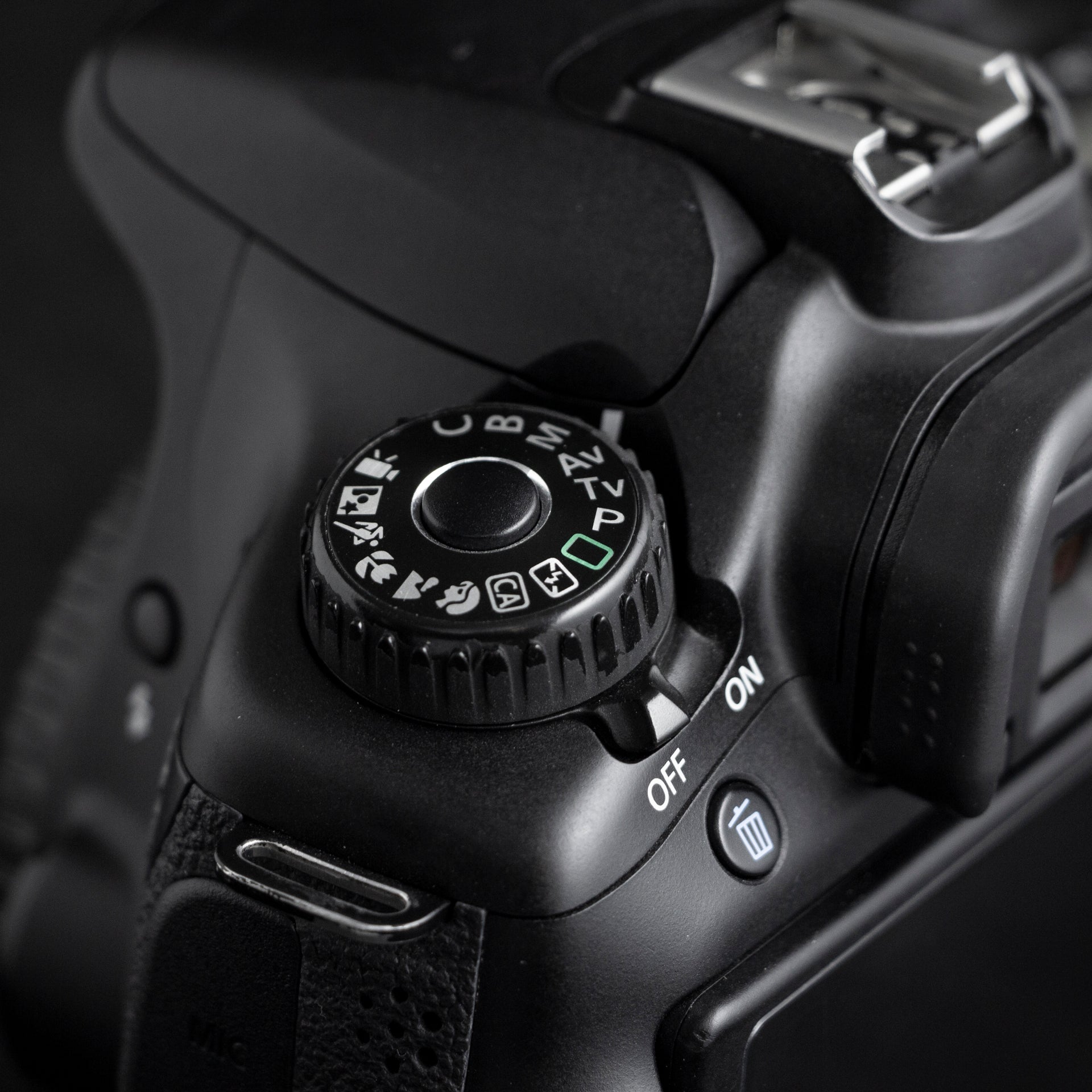 Canon EOS 60D 18MP Digital SLR