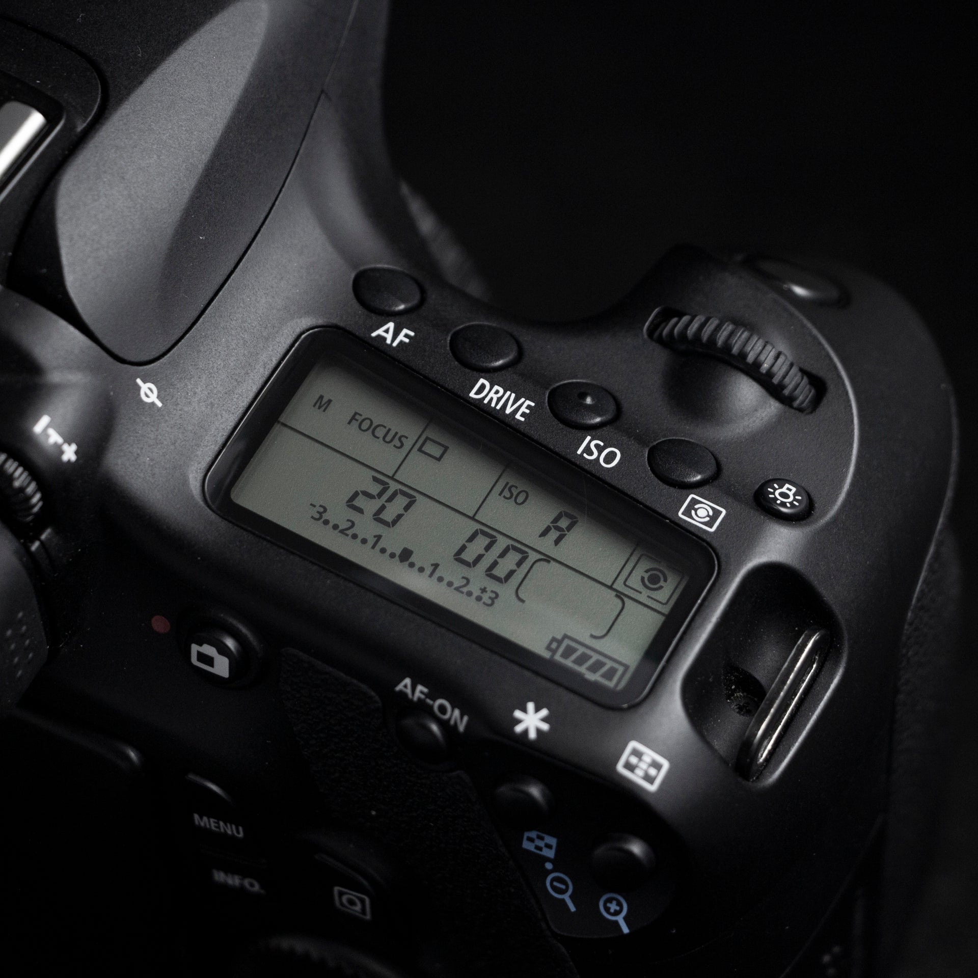 Canon EOS 60D 18MP Digital SLR