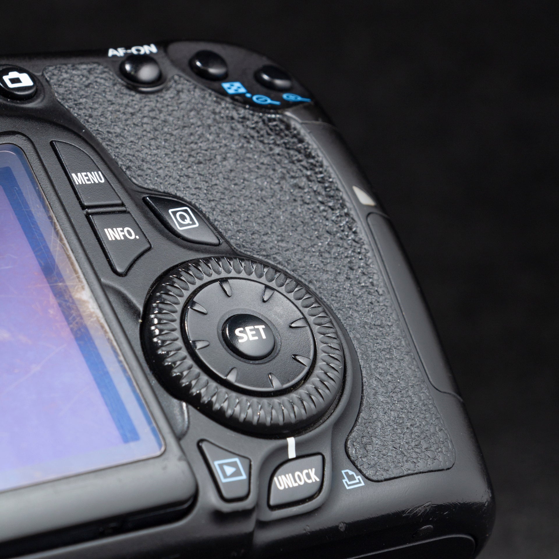 Canon EOS 60D 18MP Digital SLR