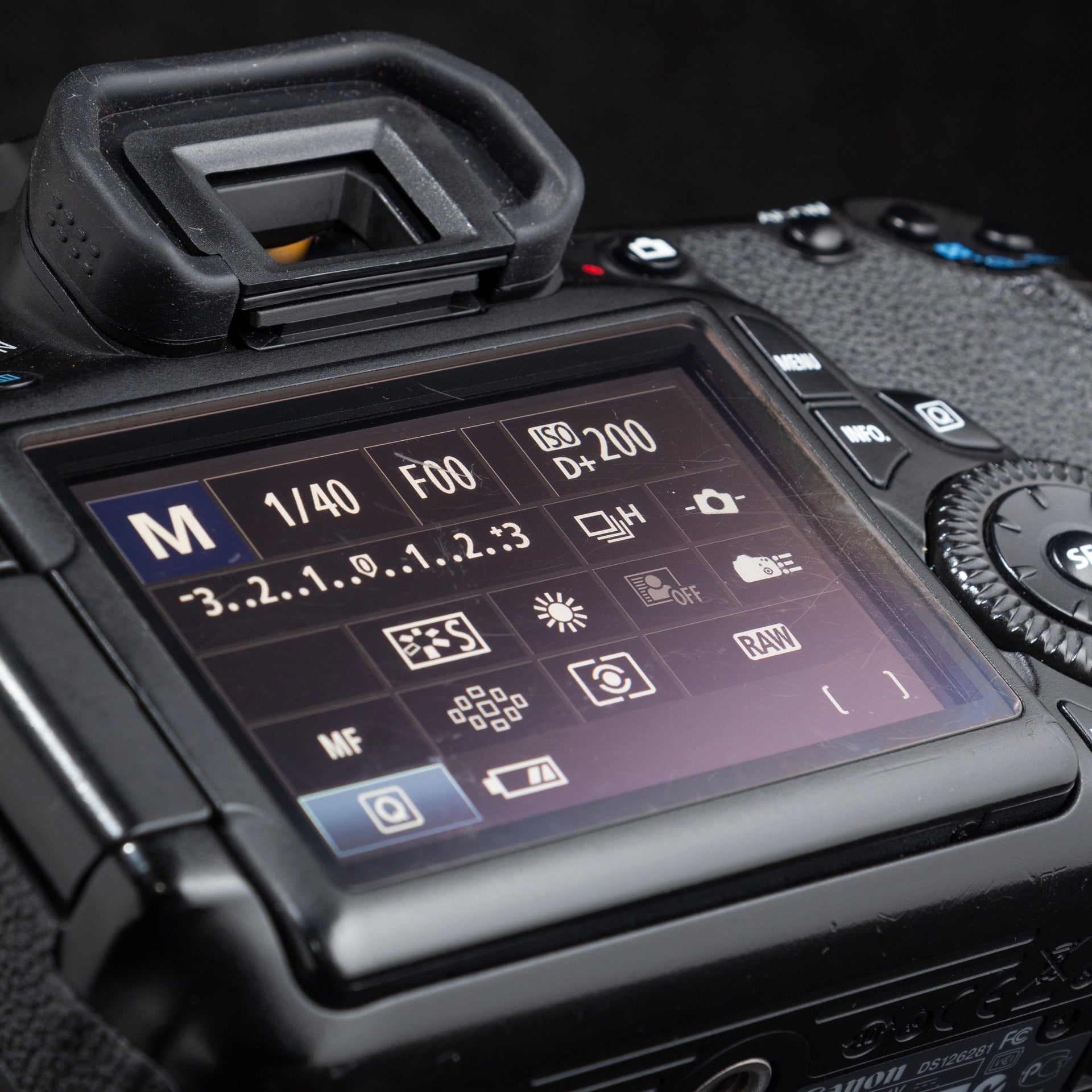 Canon EOS 60D 18MP Digital SLR