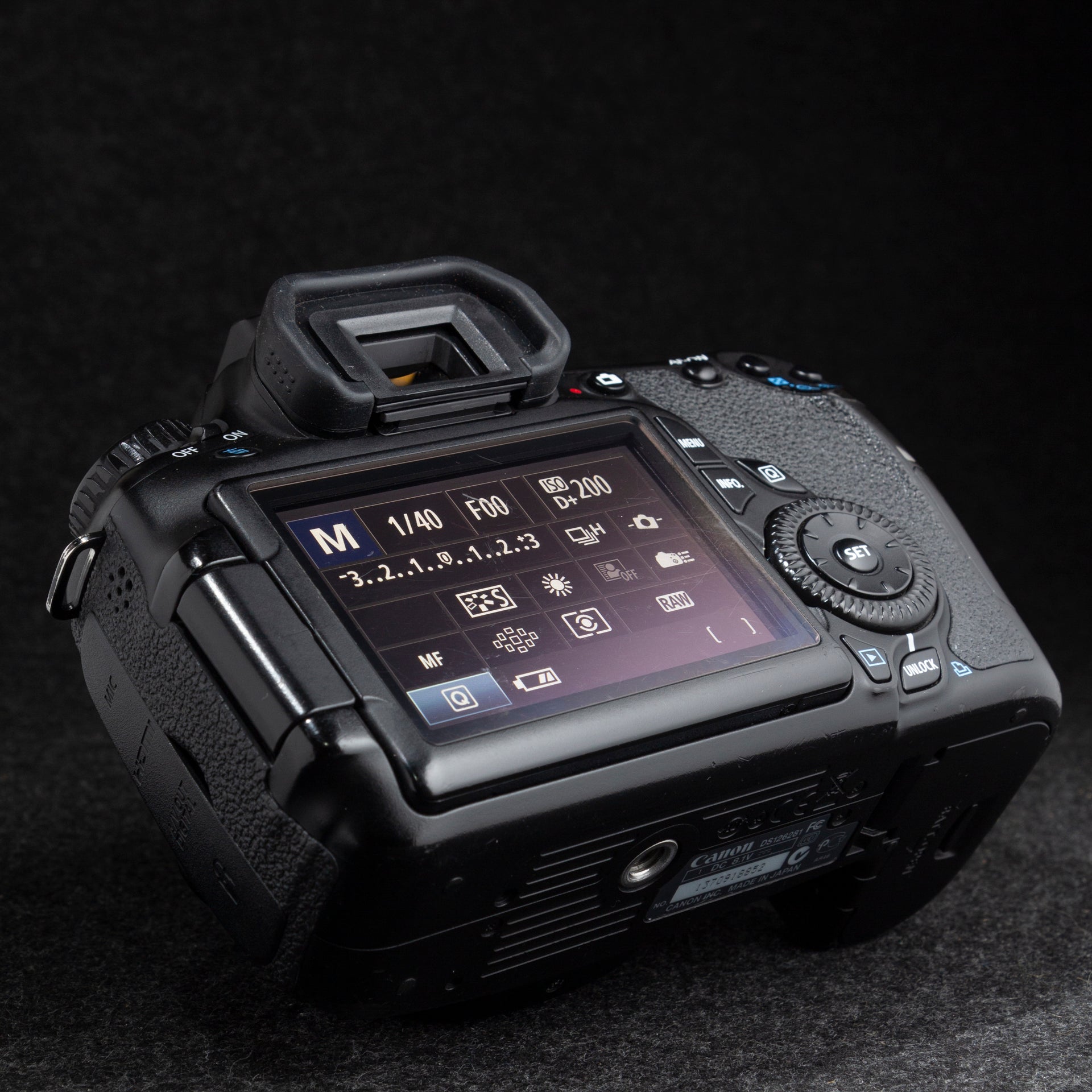 Canon EOS 60D 18MP Digital SLR