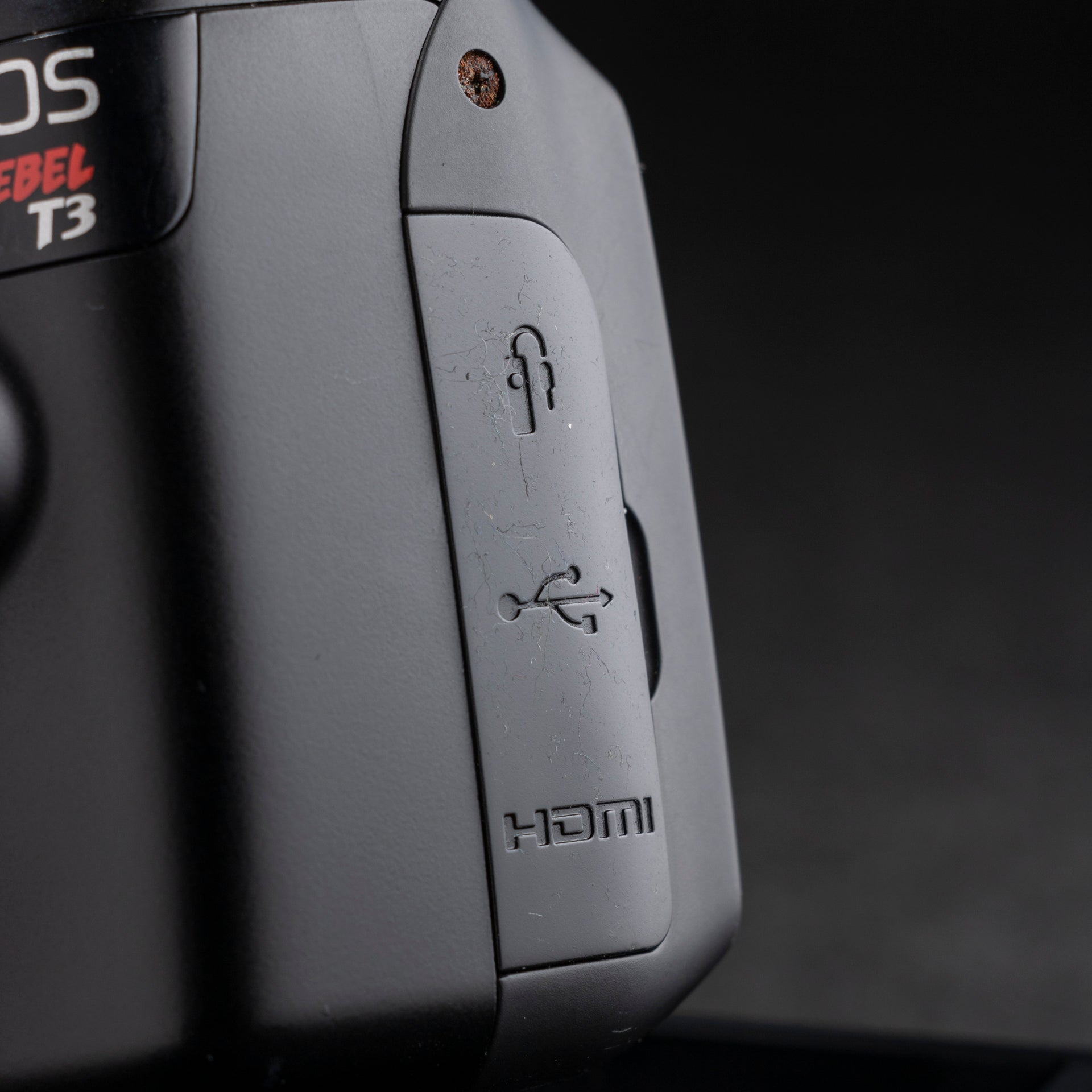 Canon EOS Rebel T3 12.2MP