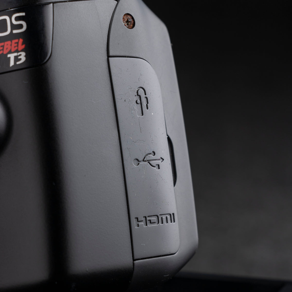 Canon EOS Rebel T3 12.2MP