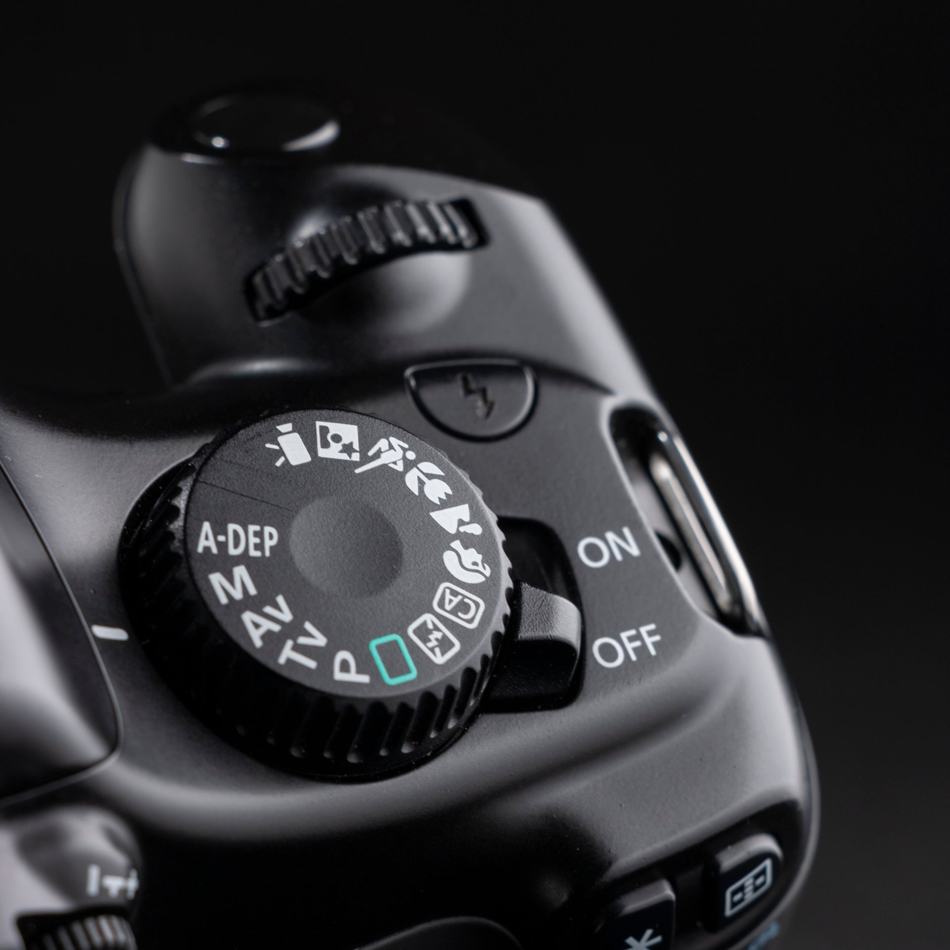 Canon EOS Rebel T3 12.2MP