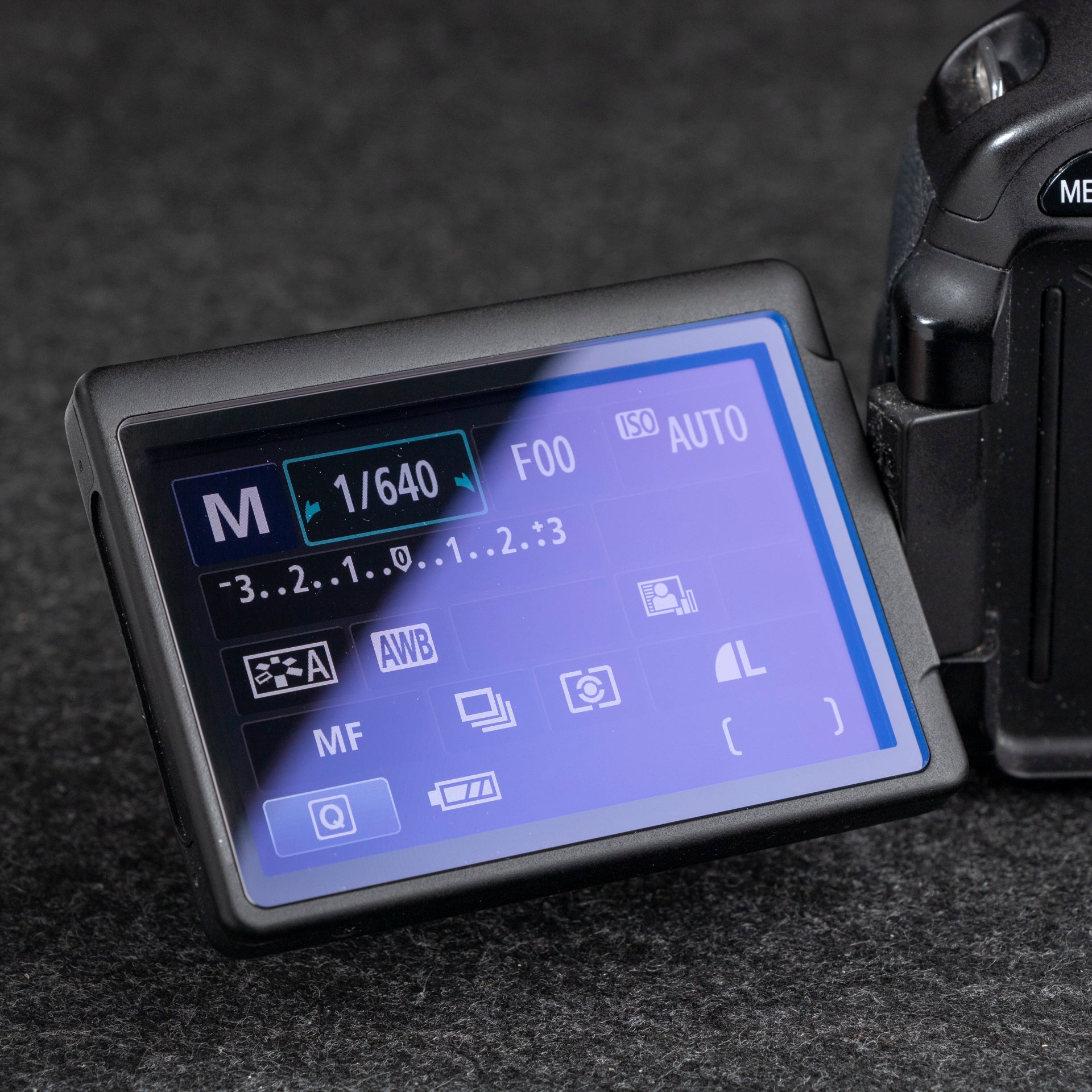 Canon EOS Rebel T3i 18MP