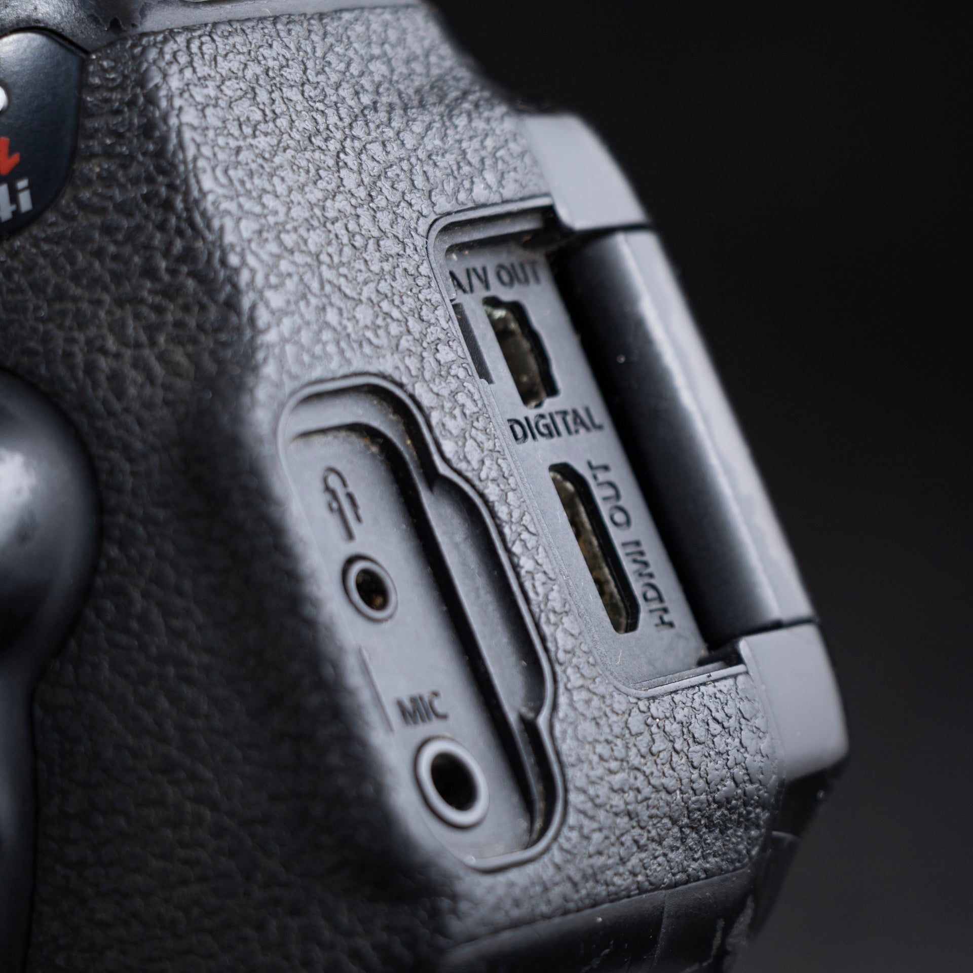 Canon EOS Rebel T4i 18MP