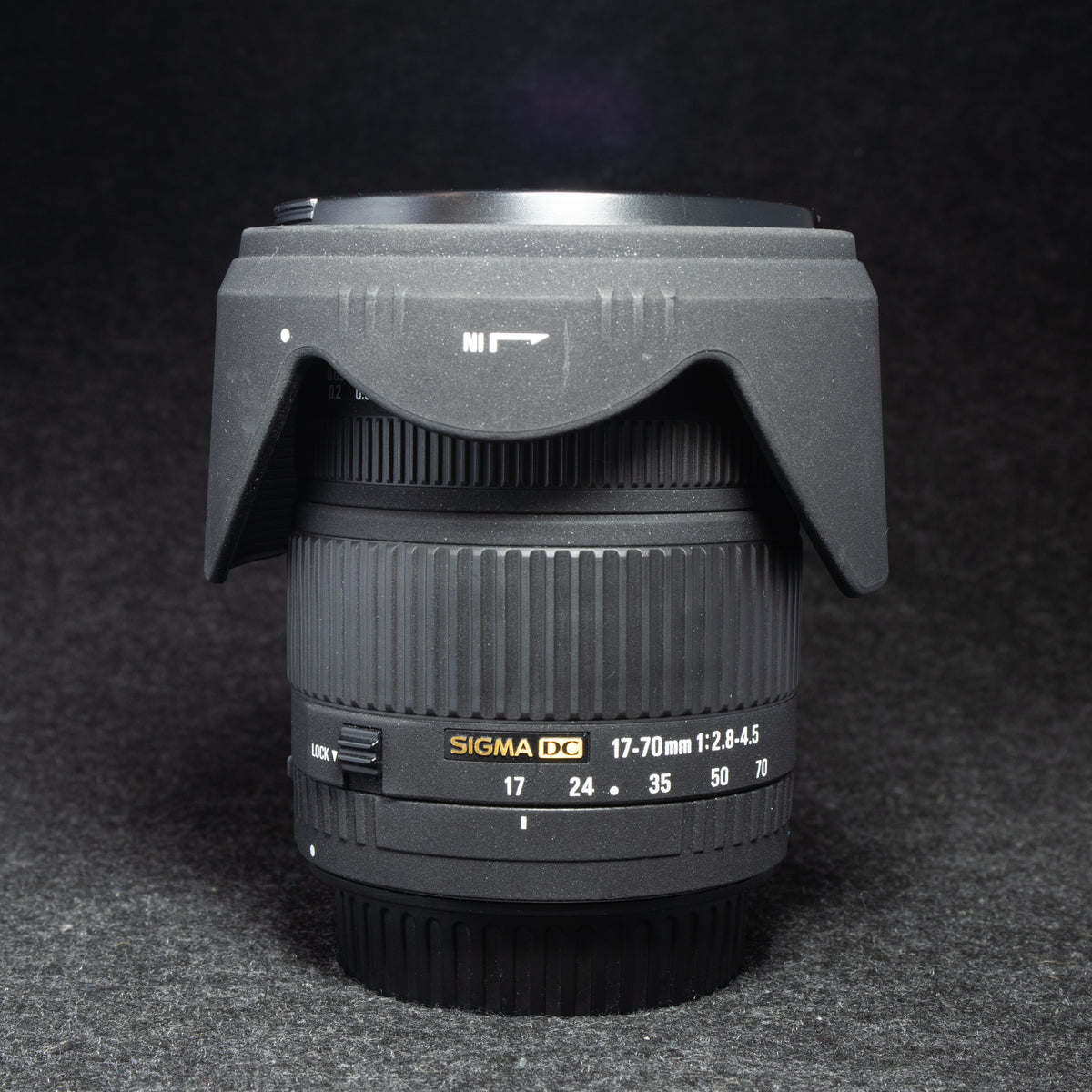 Sigma 17-70mm f/2.8-4.5 DC IF