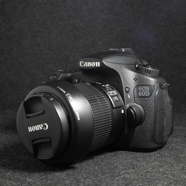 Canon EOS 60D 18MP + Lente EF-S 18-55mm IS II