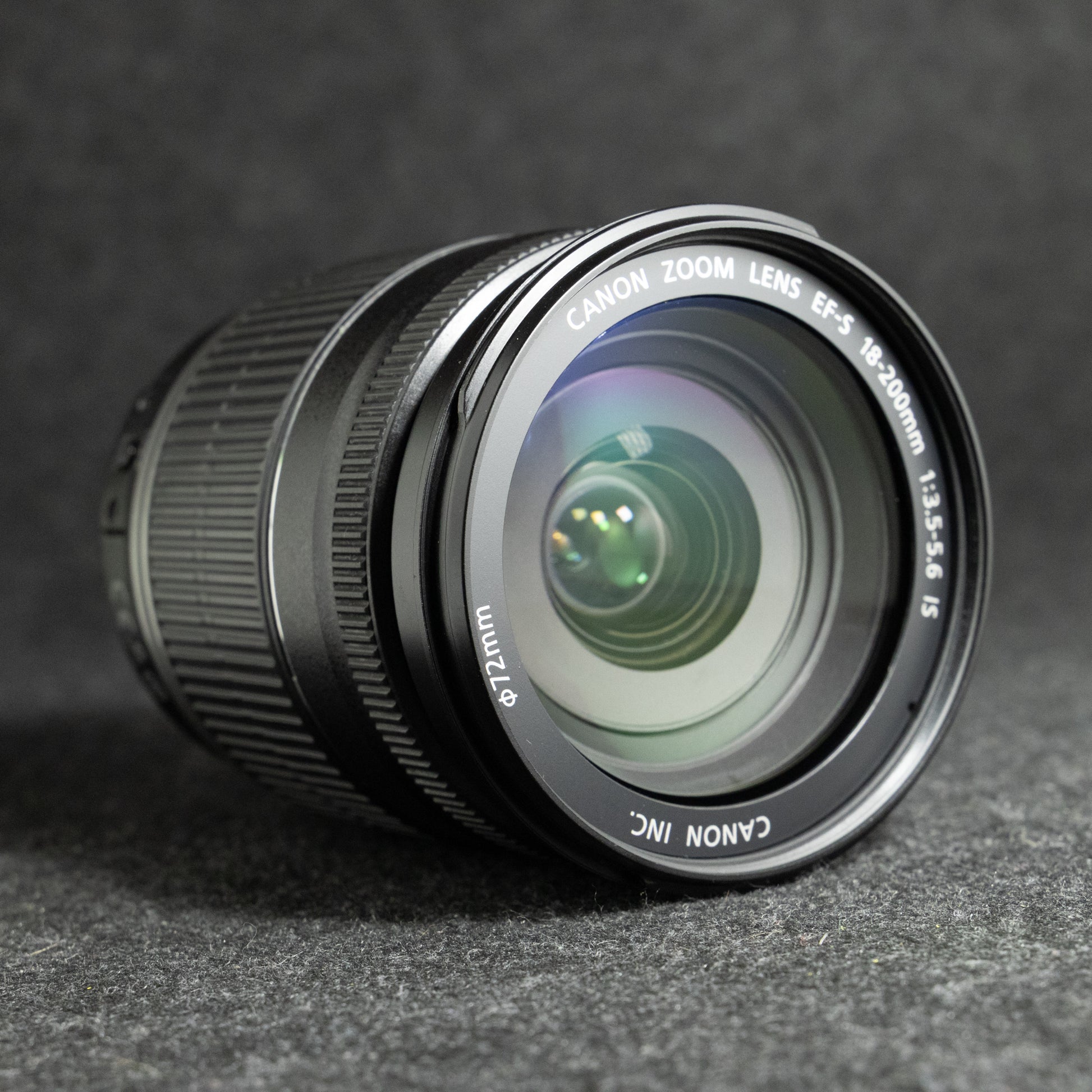 Canon EF-S 18-200mm f3.5-5.6 IS
