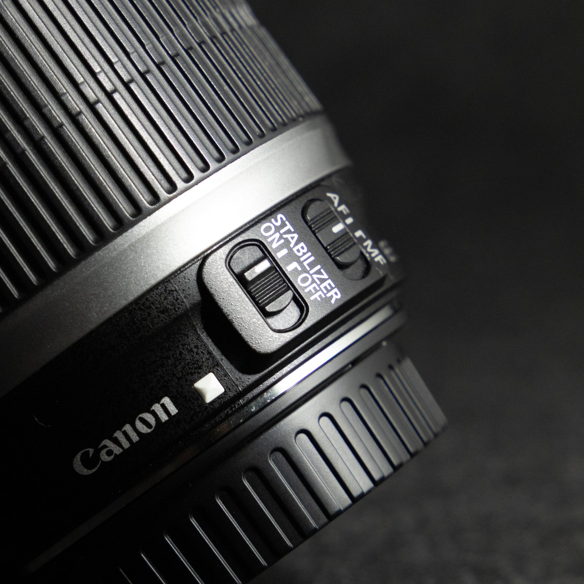 Canon EF-S 18-200mm f3.5-5.6 IS