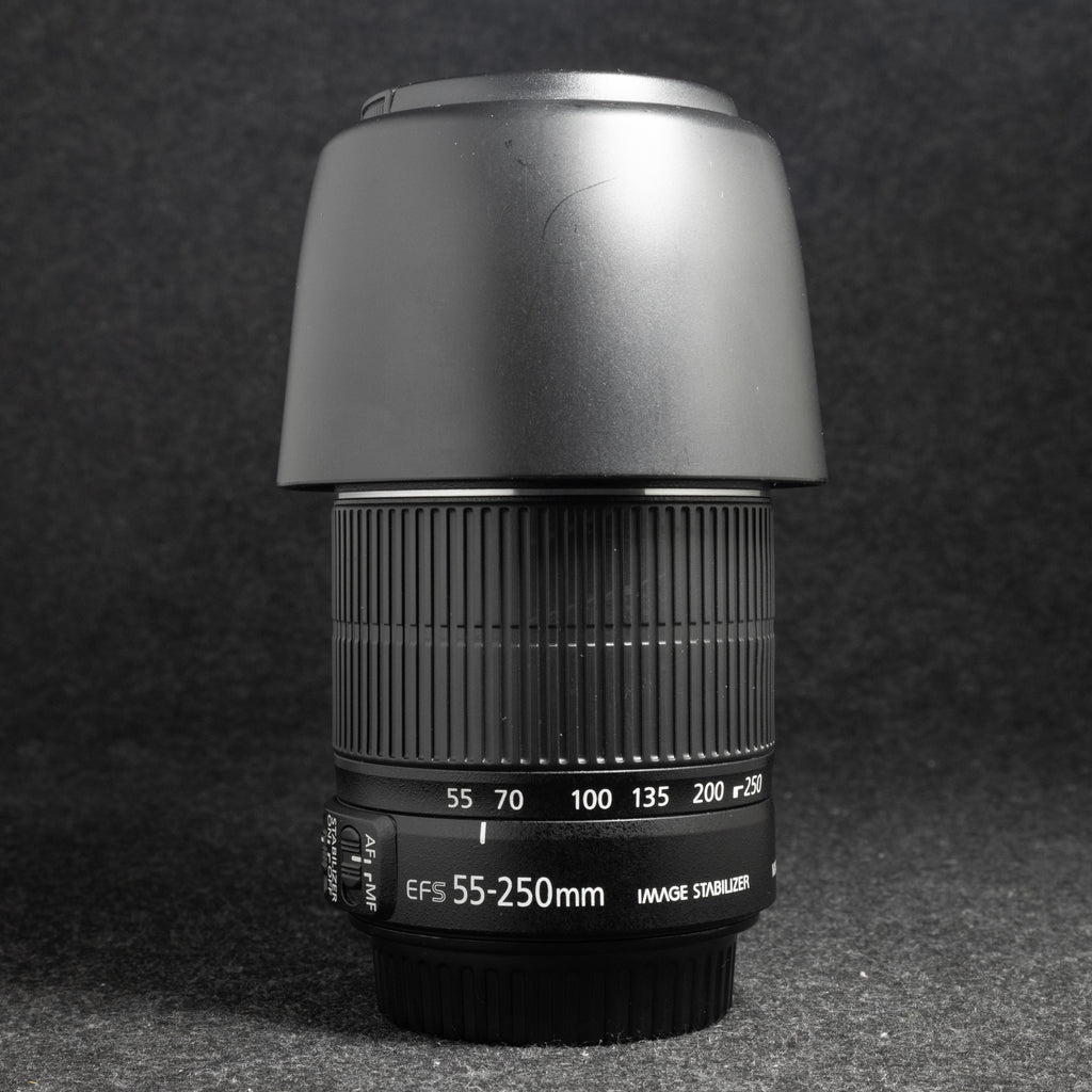 Canon EF-S 55-250mm f4-5.6 IS II + Parasol