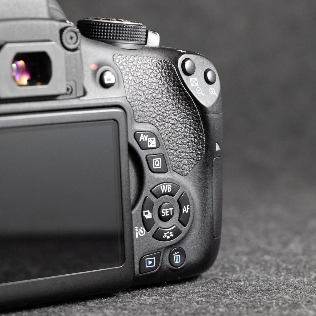 Canon EOS Rebel T6i 24.2MP