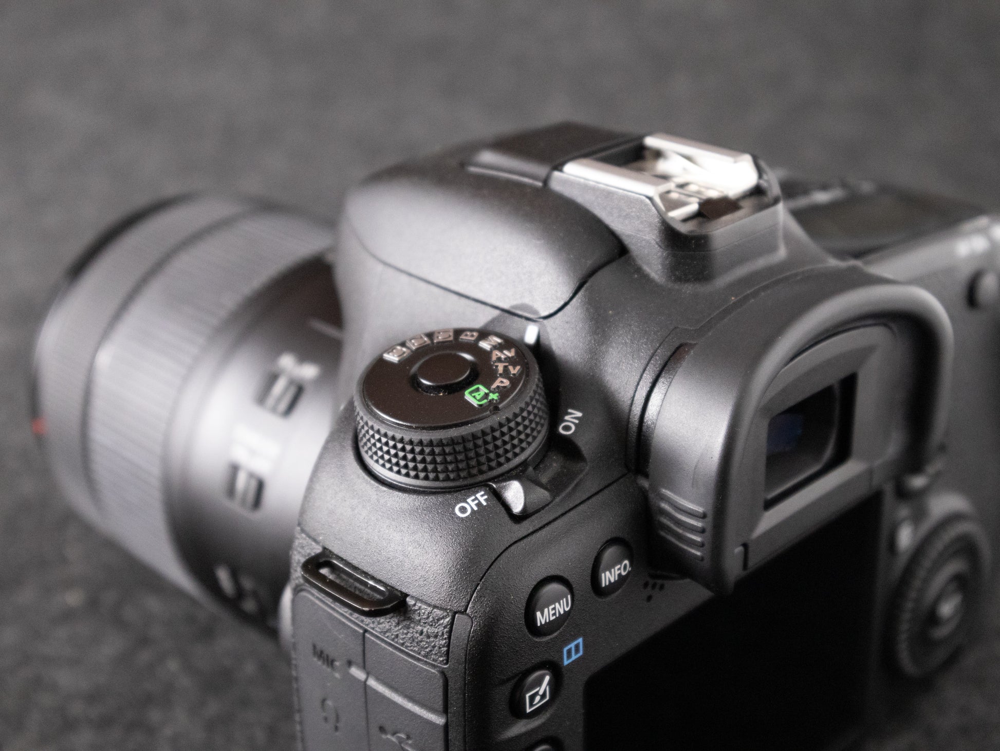Canon EOS 7D MARK II 20.2 MP Digital SLR