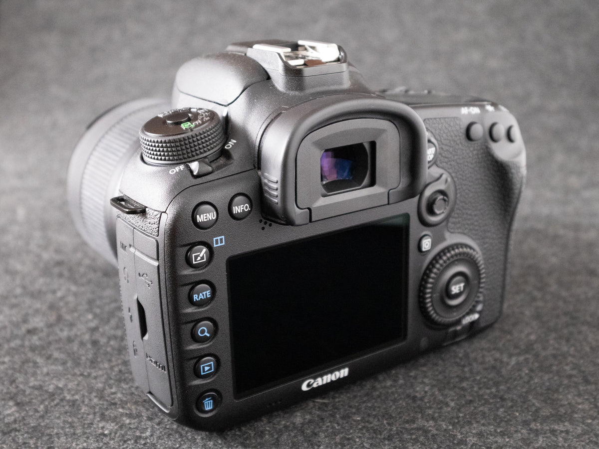 Canon EOS 7D MARK II 20.2 MP Digital SLR