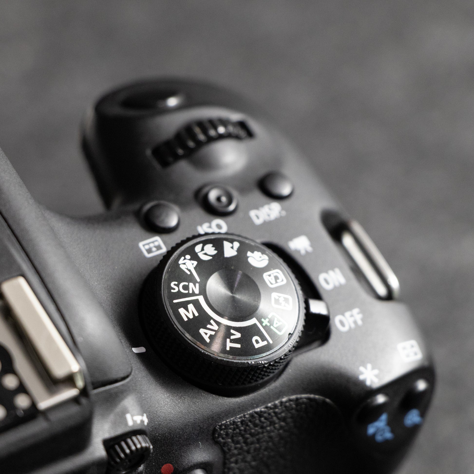 Canon EOS Rebel T6i 24.2MP