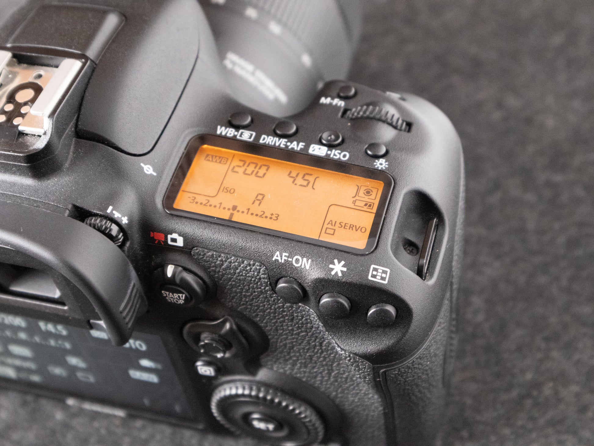 Canon EOS 7D MARK II 20.2 MP Digital SLR