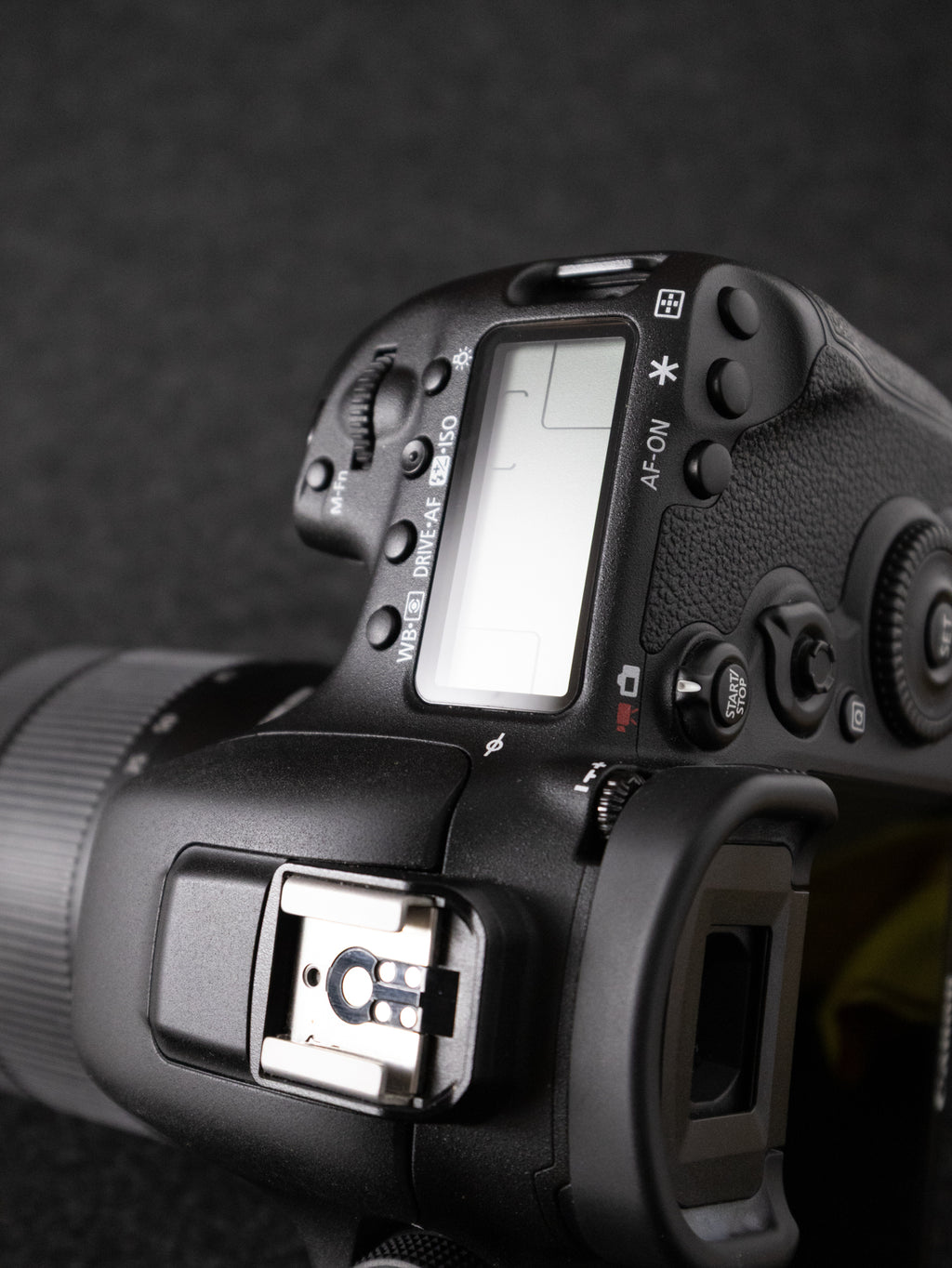 Canon EOS 7D MARK II 20.2 MP Digital SLR