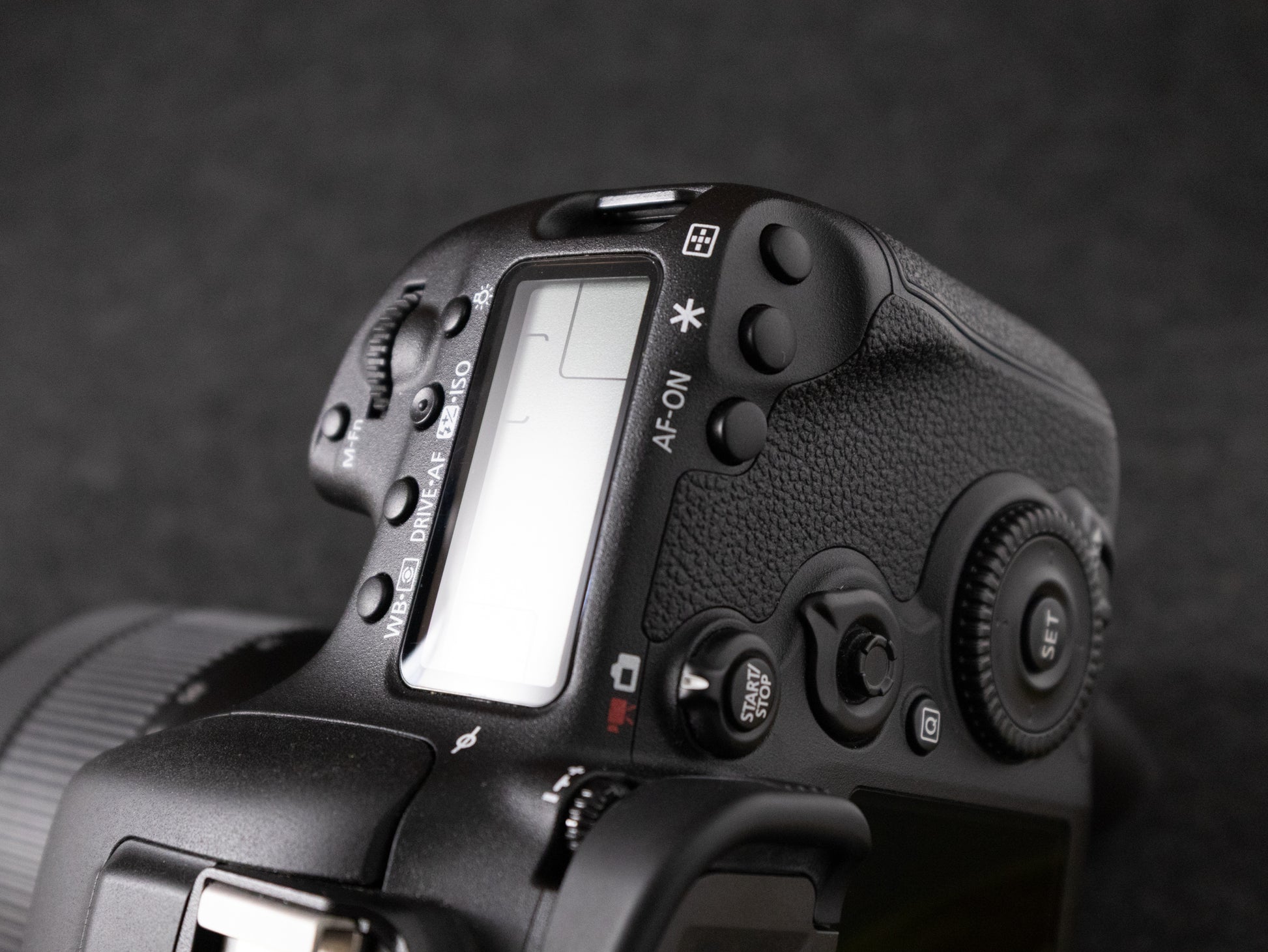 Canon EOS 7D MARK II 20.2 MP Digital SLR