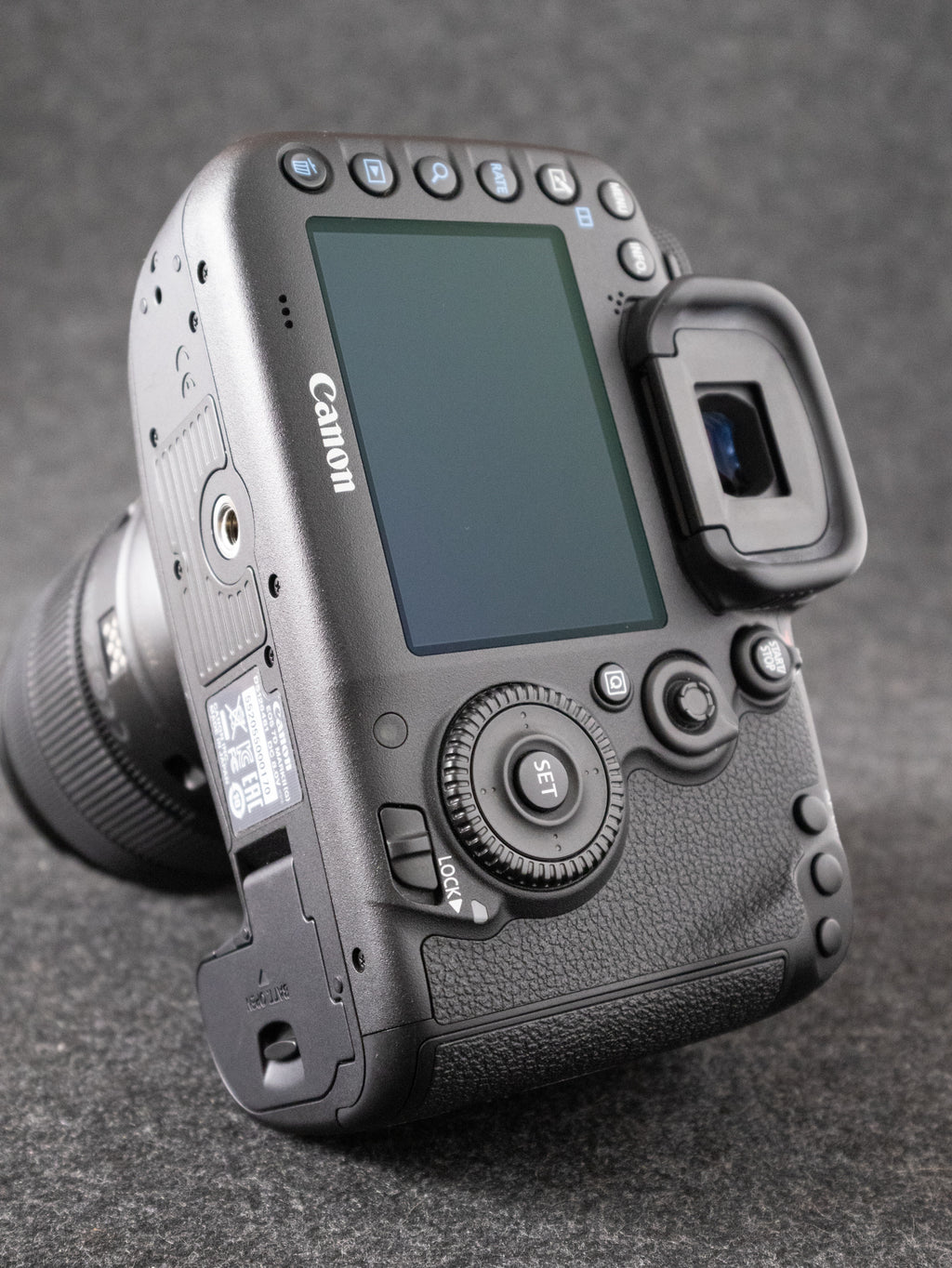 Canon EOS 7D MARK II 20.2 MP Digital SLR