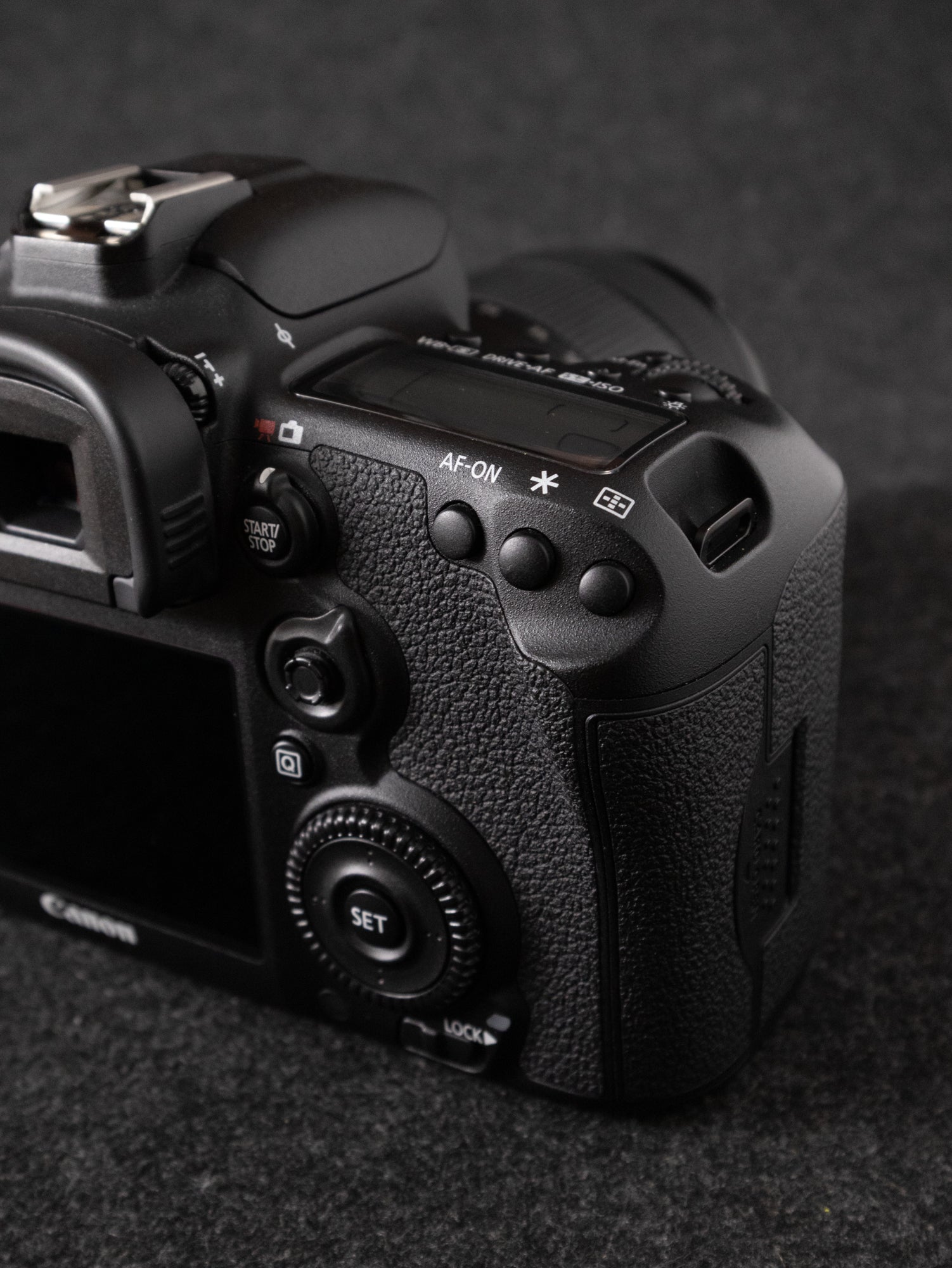 Canon EOS 7D MARK II 20.2 MP Digital SLR