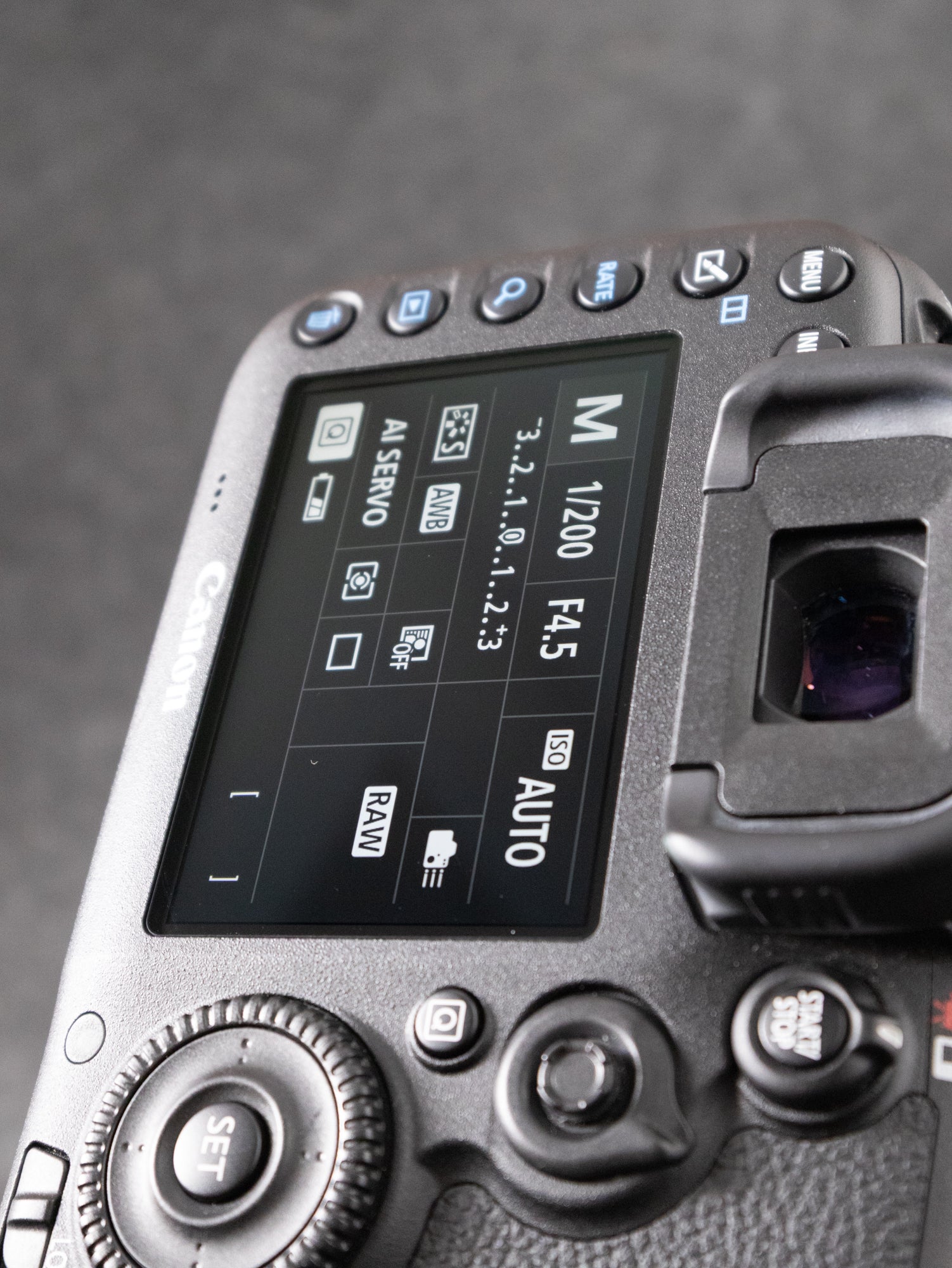 Canon EOS 7D MARK II 20.2 MP Digital SLR