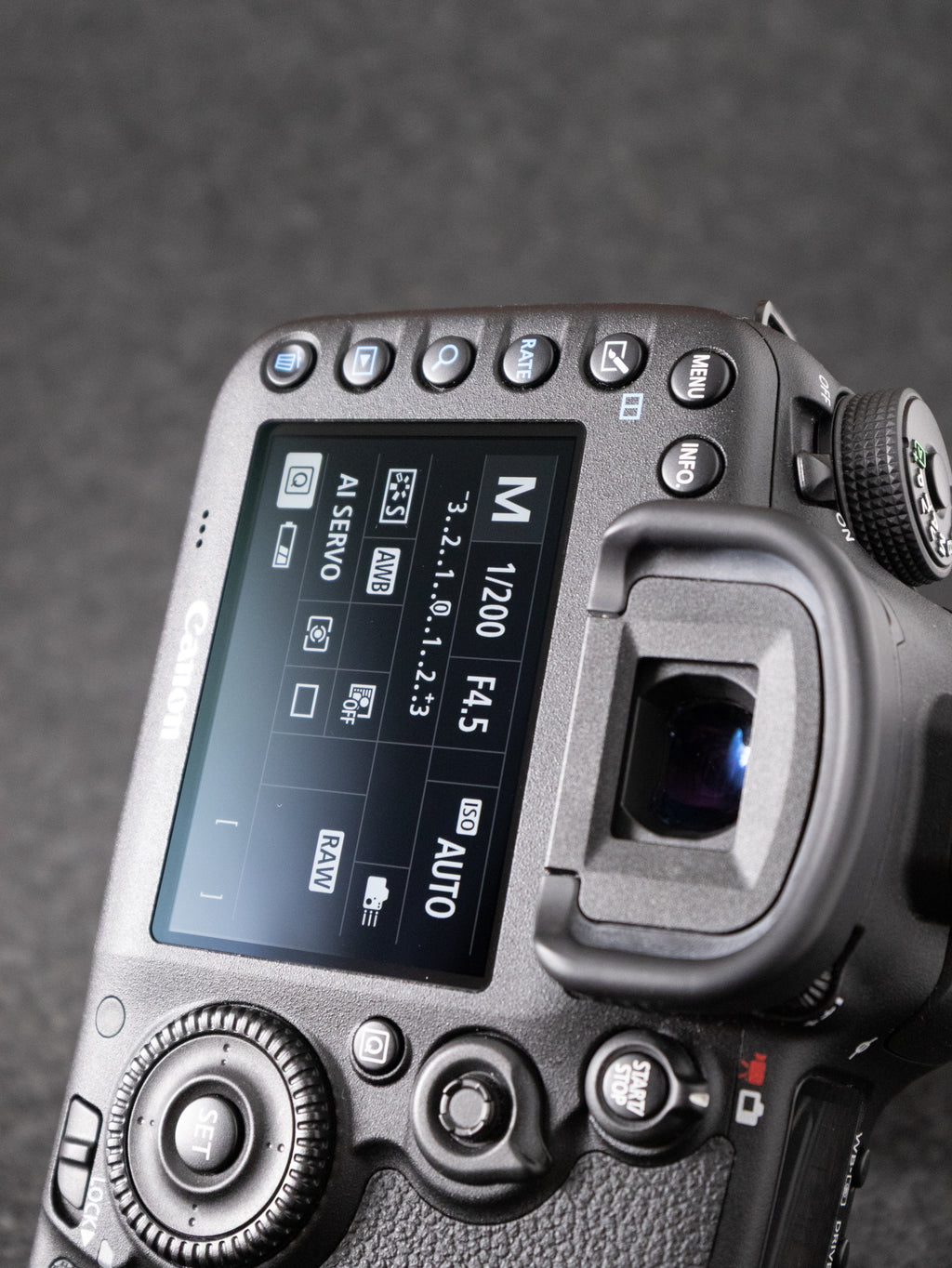 Canon EOS 7D MARK II 20.2 MP Digital SLR