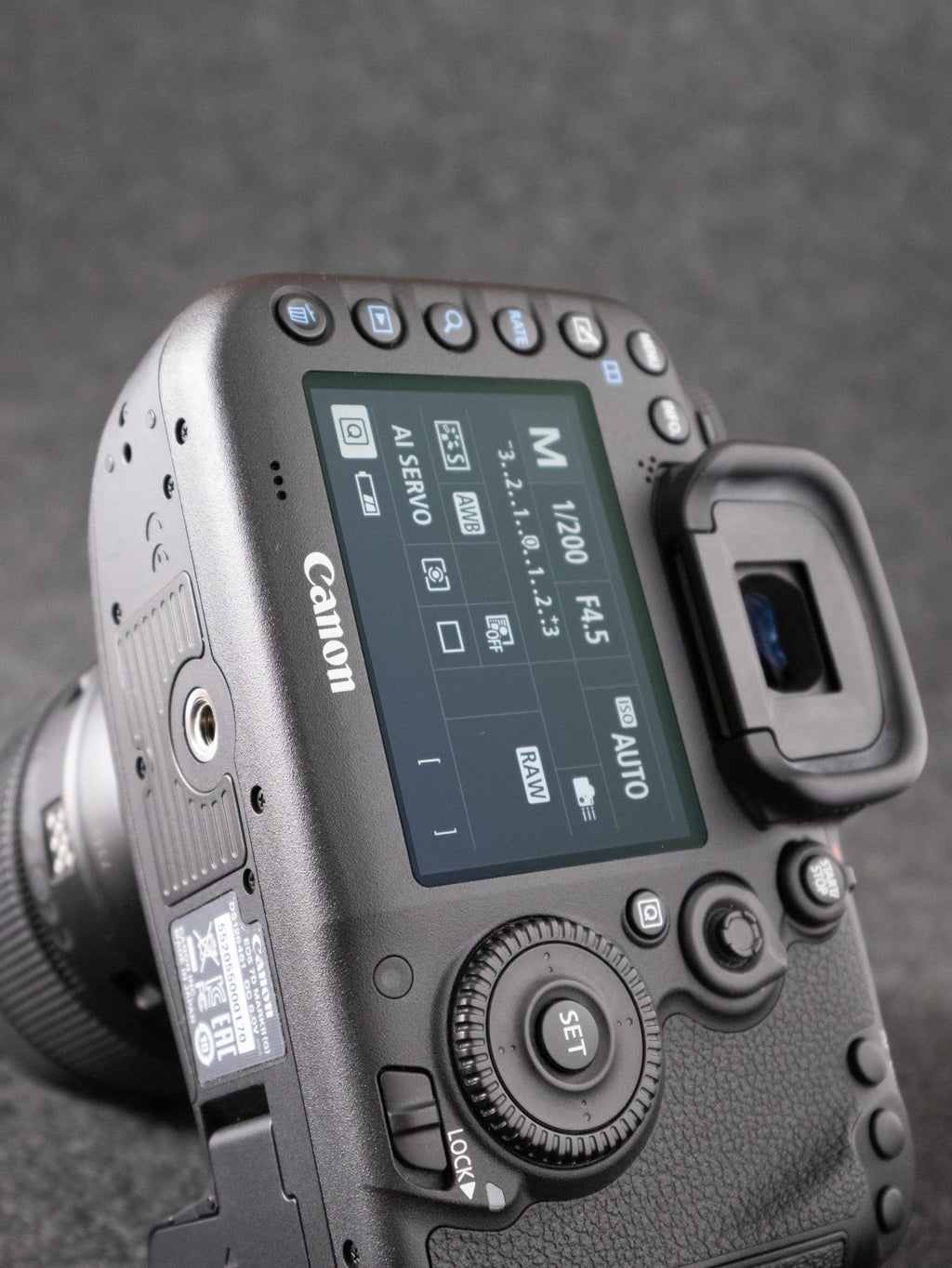 Canon EOS 7D MARK II 20.2 MP Digital SLR